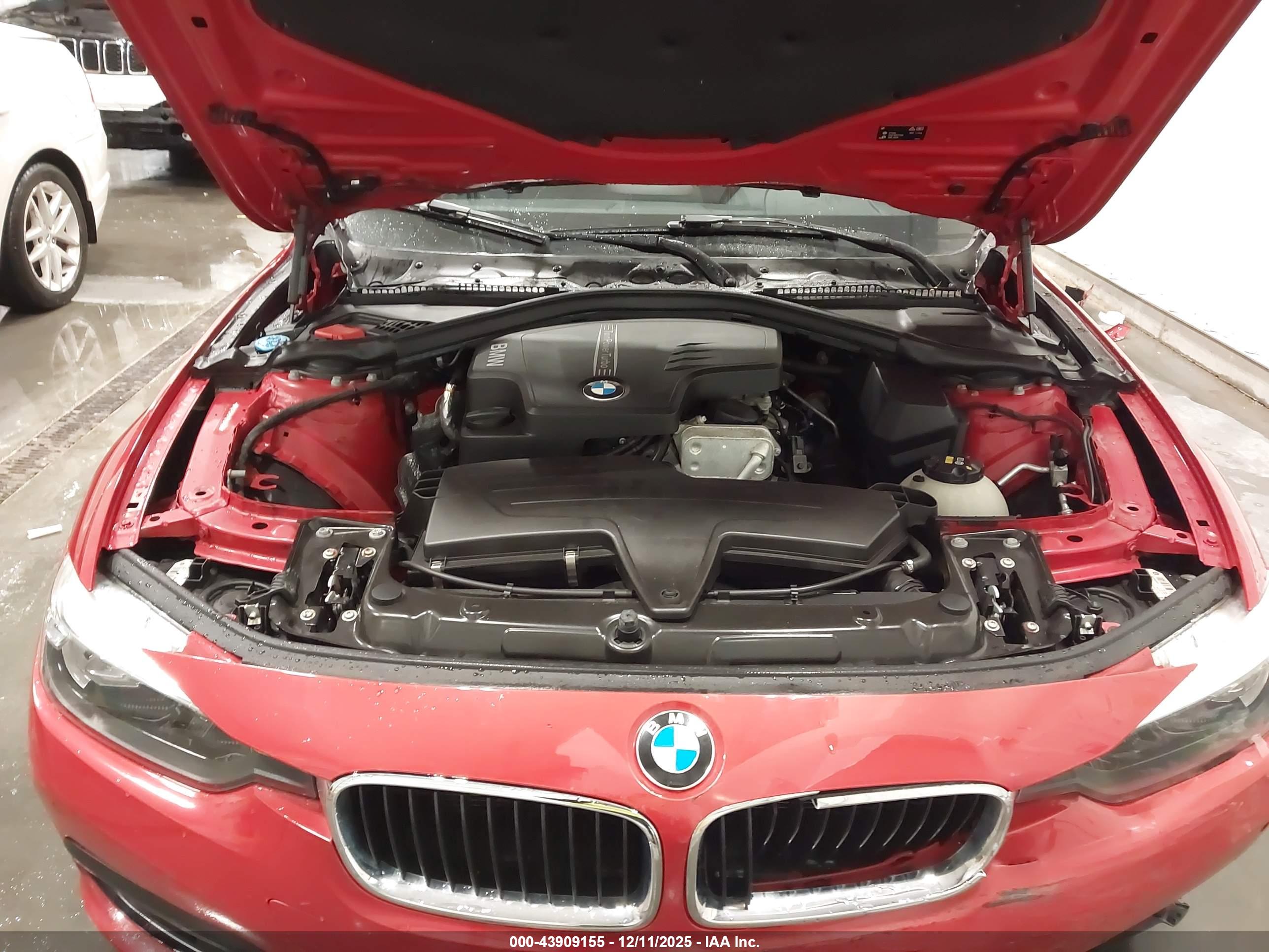 BMW 320I image 10