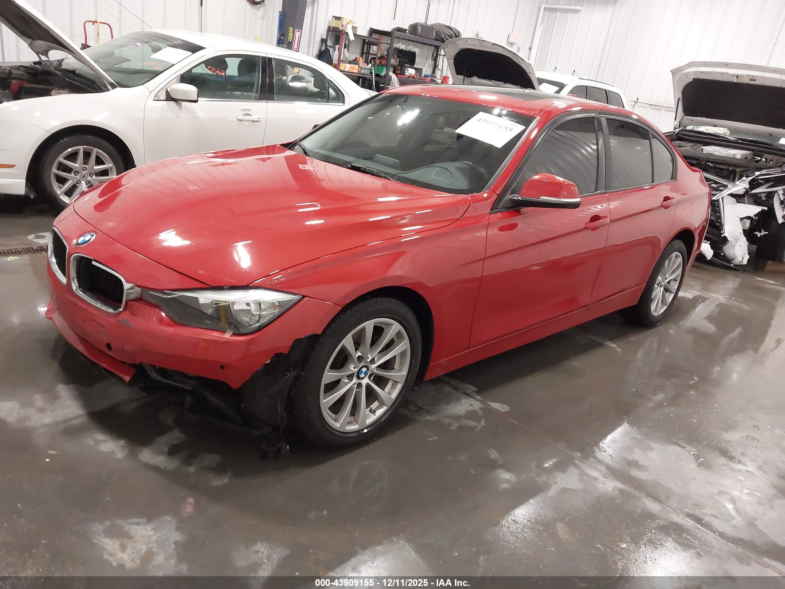 BMW 320I image 2