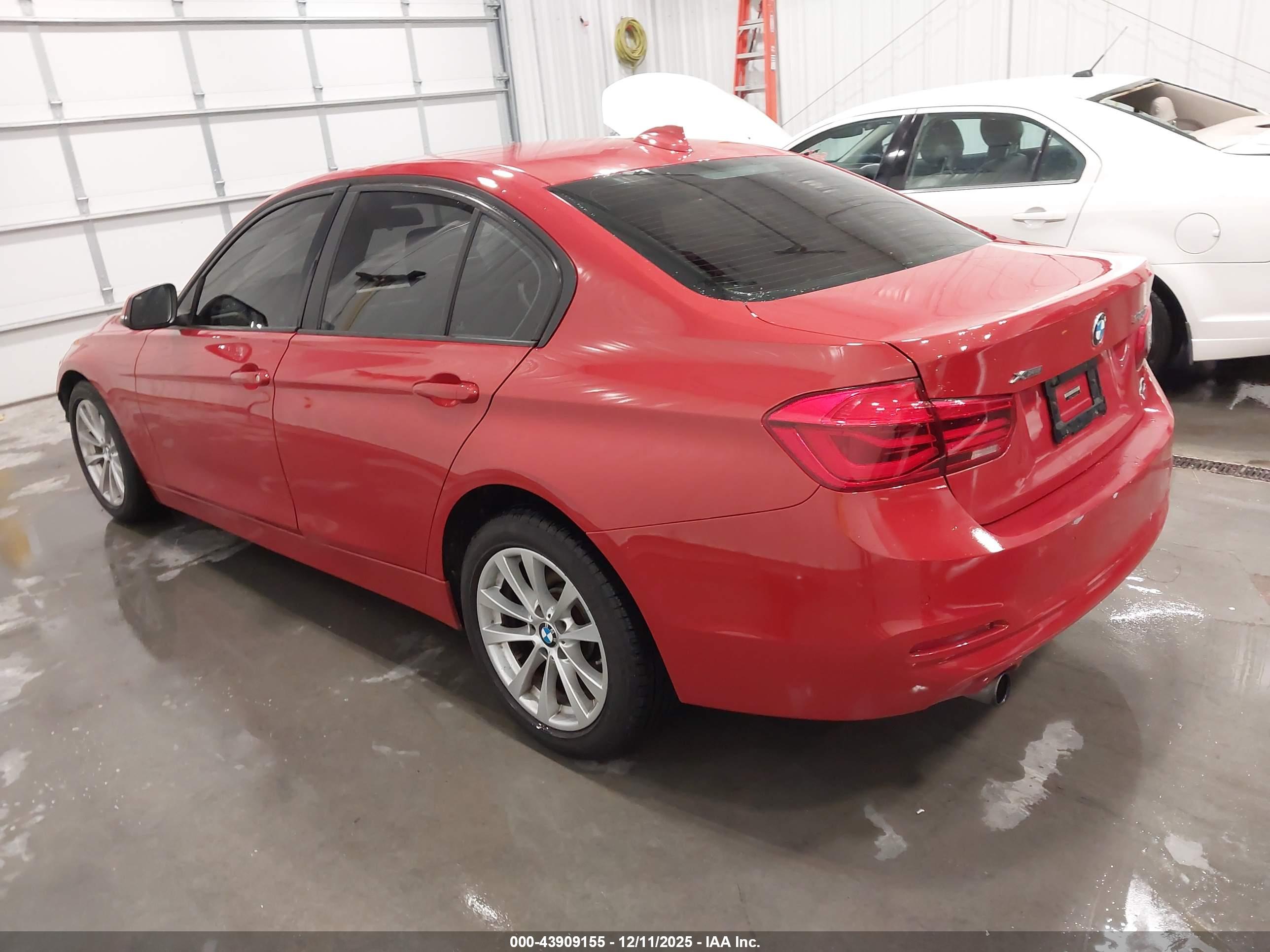 BMW 320I image 3