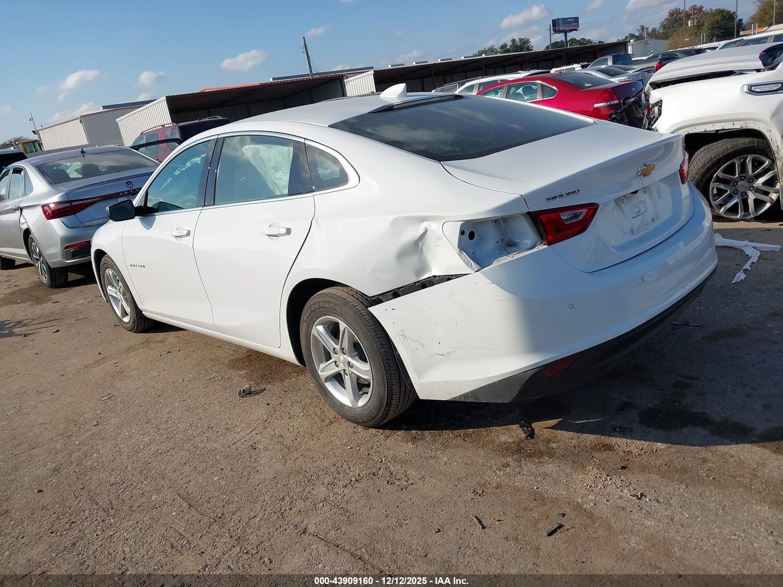 CHEVROLET MALIBU image 3