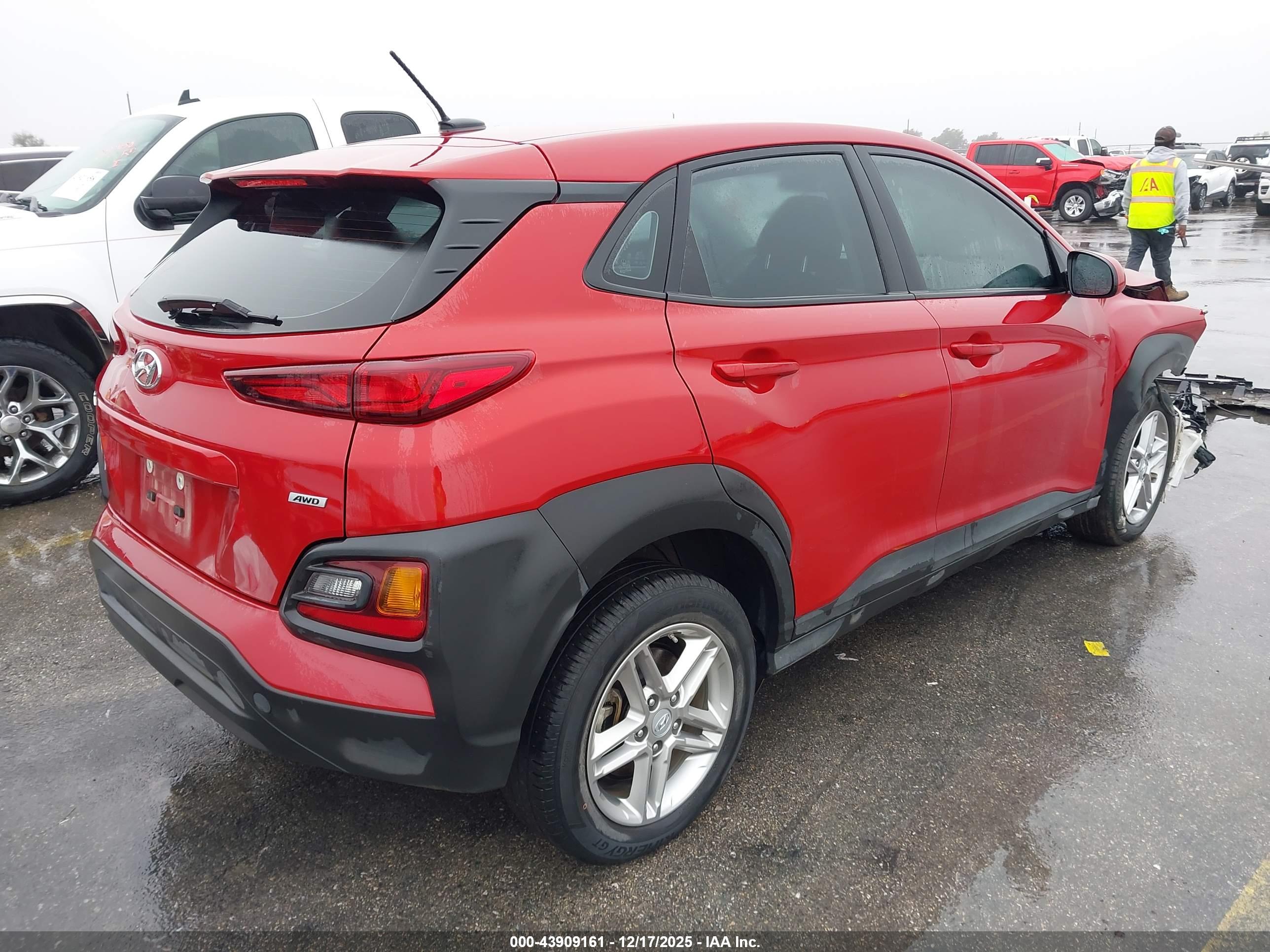 HYUNDAI KONA image 4