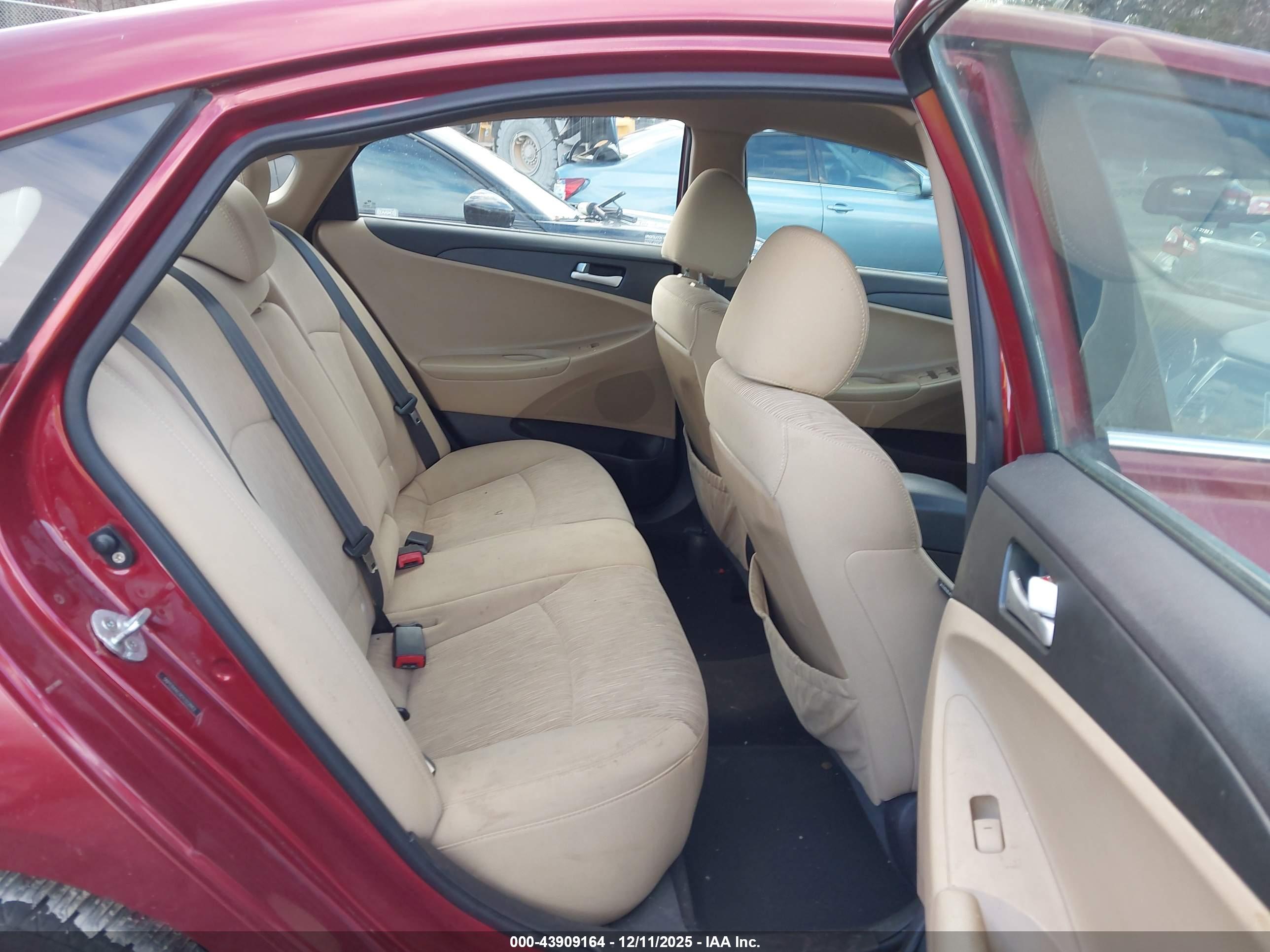 HYUNDAI SONATA image 8