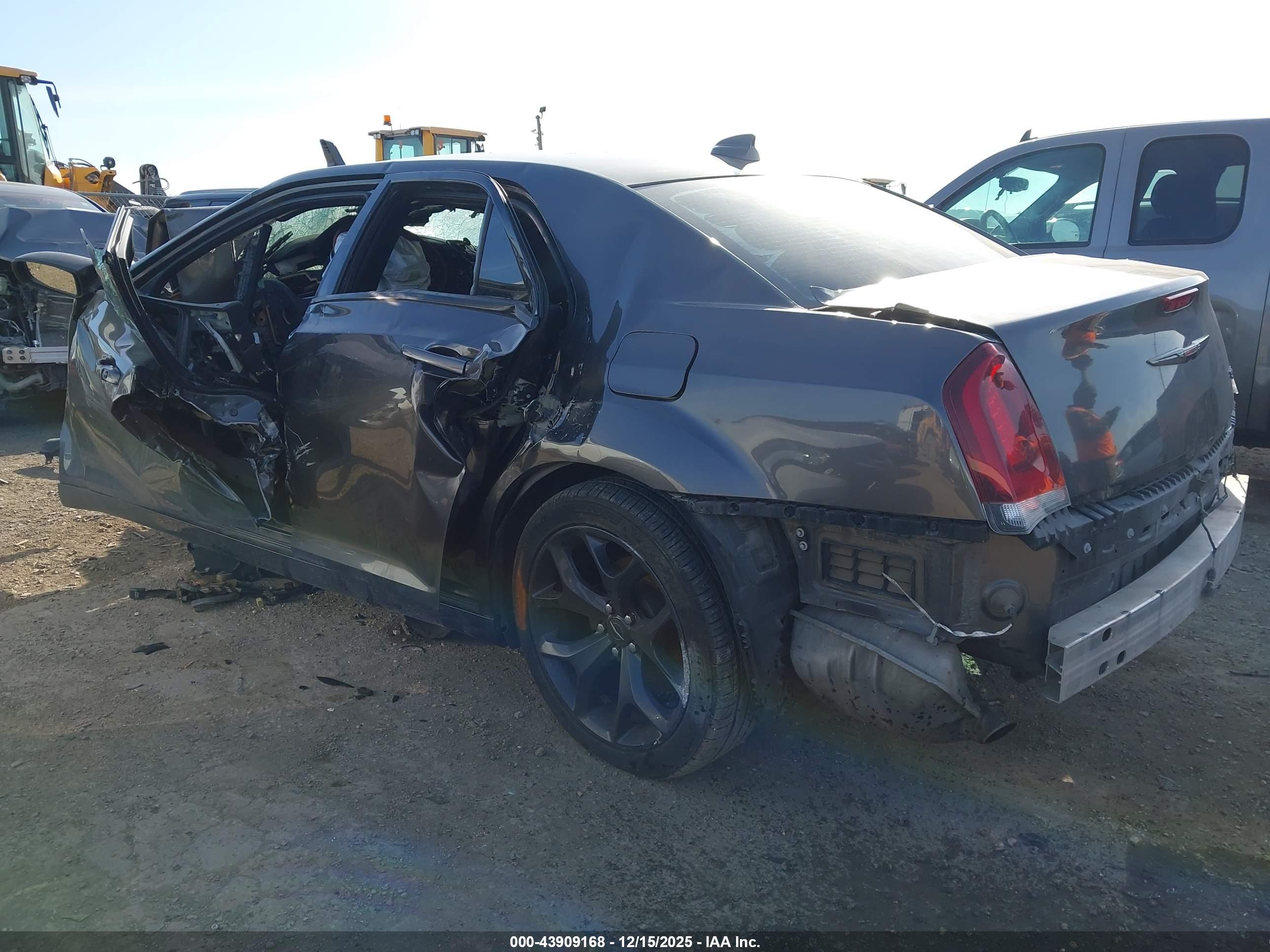 CHRYSLER 300 image 3
