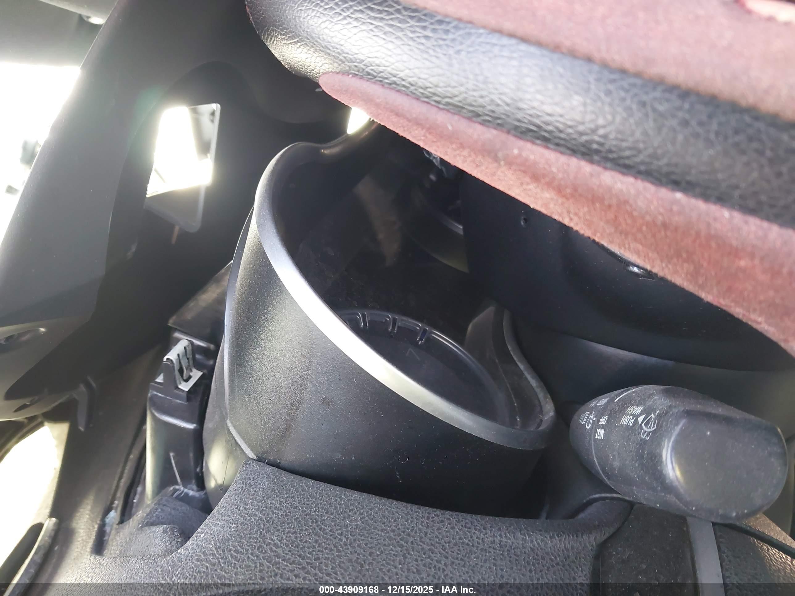 CHRYSLER 300 image 7