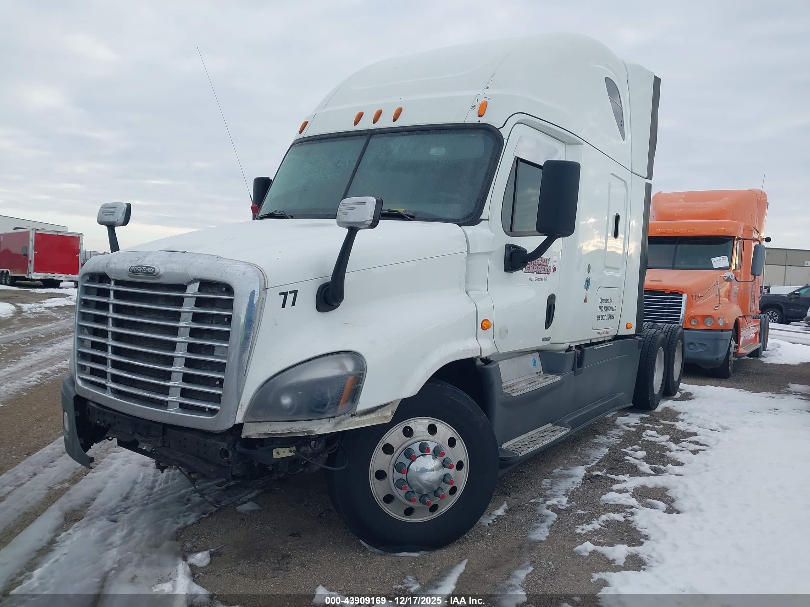 FREIGHTLINER CASCADIA image 2