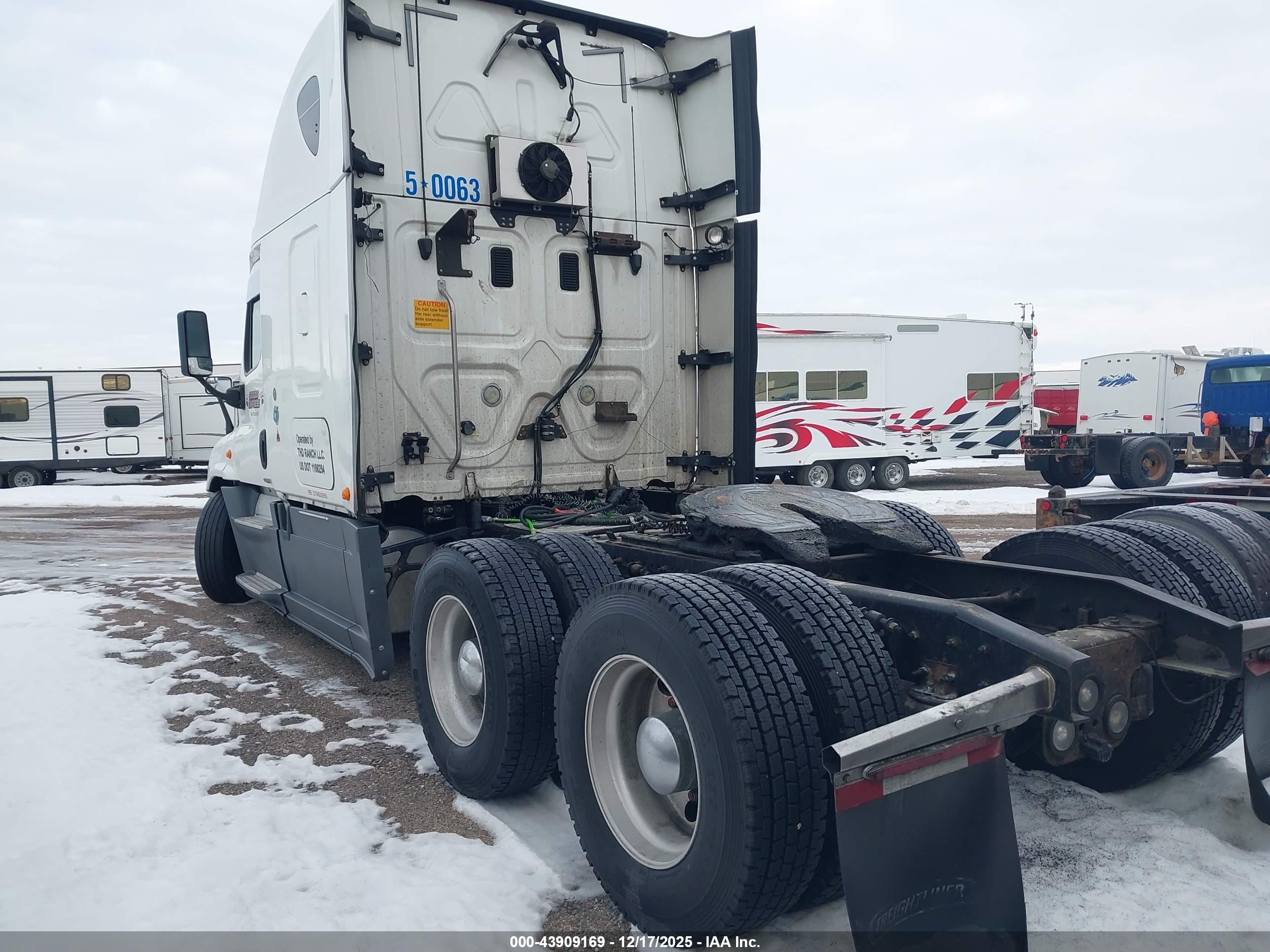 FREIGHTLINER CASCADIA image 3