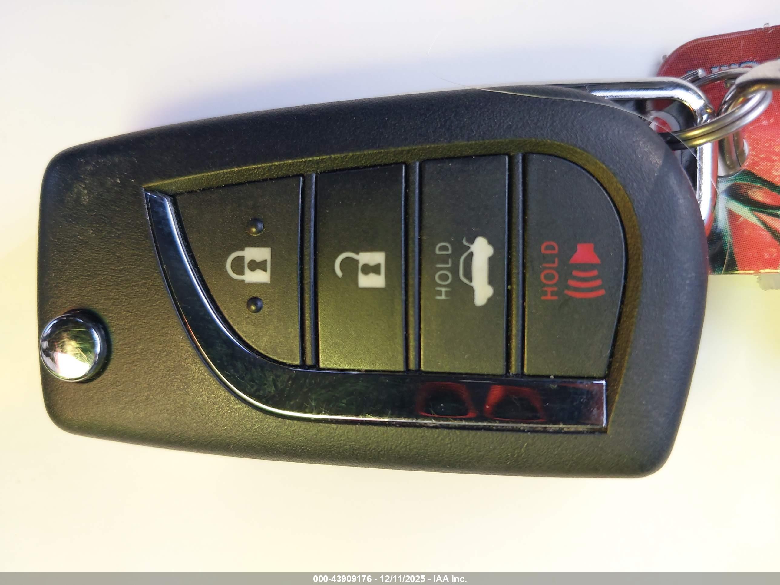 TOYOTA COROLLA image 11