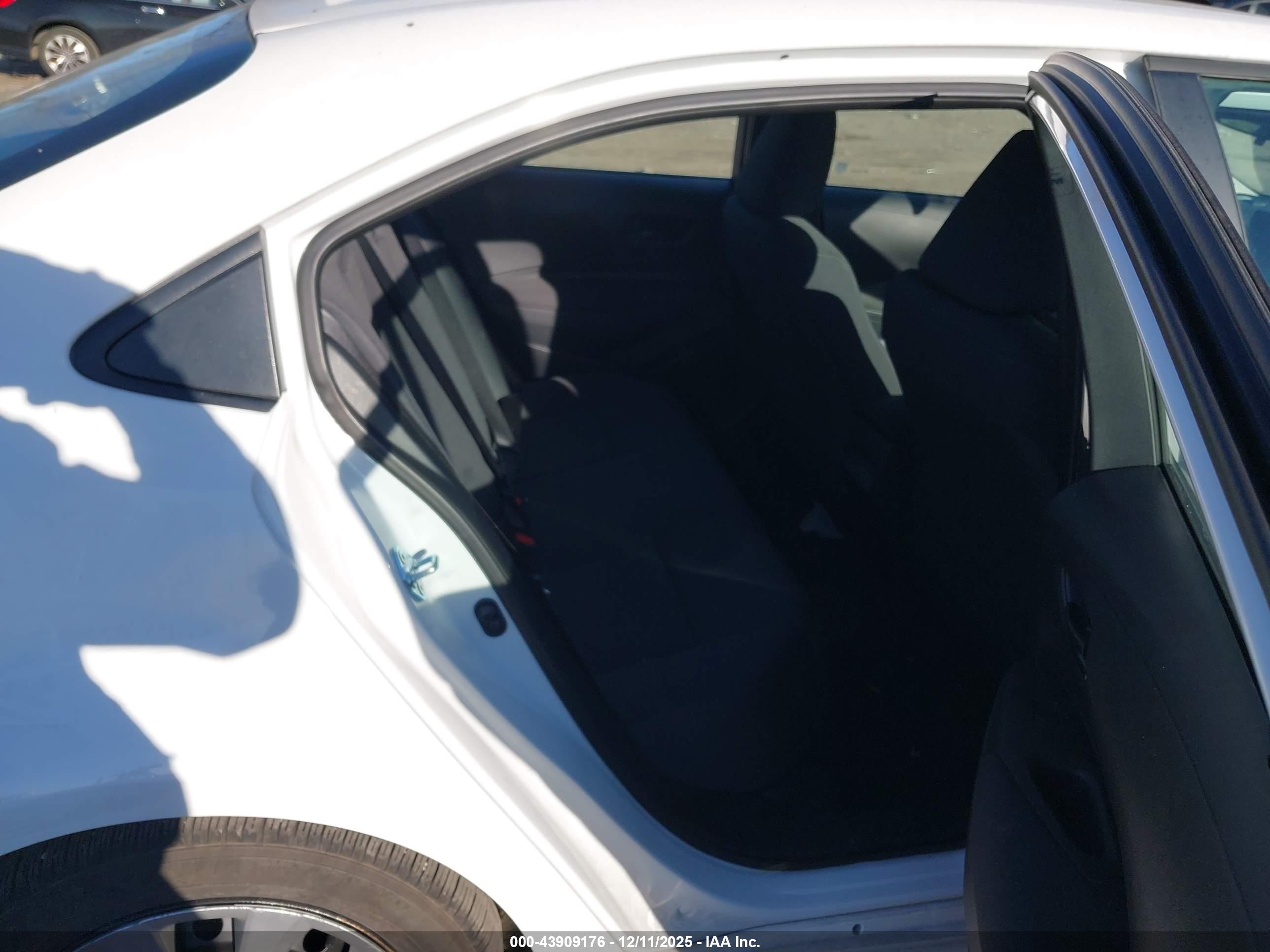 TOYOTA COROLLA image 8