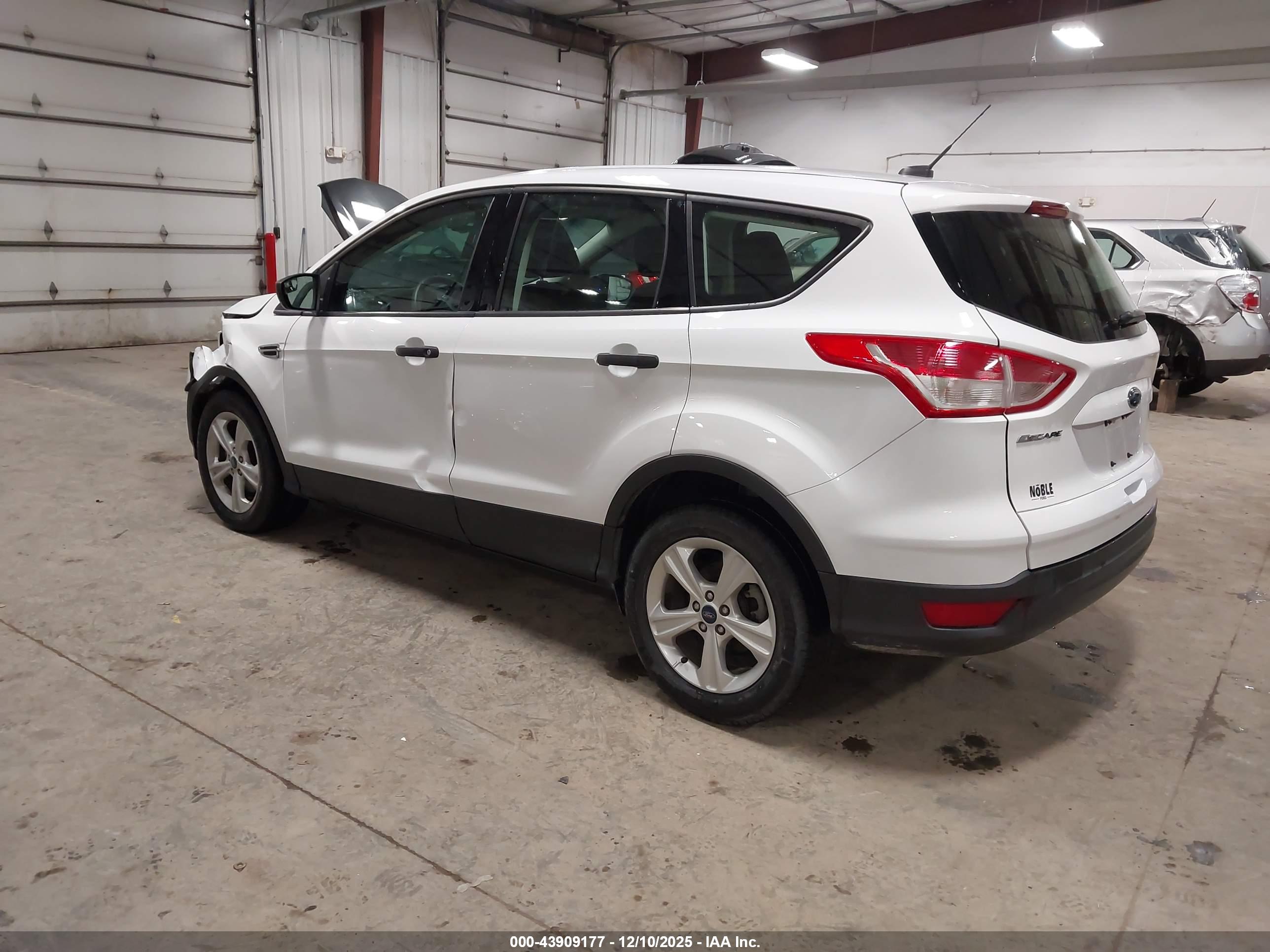 FORD ESCAPE image 3