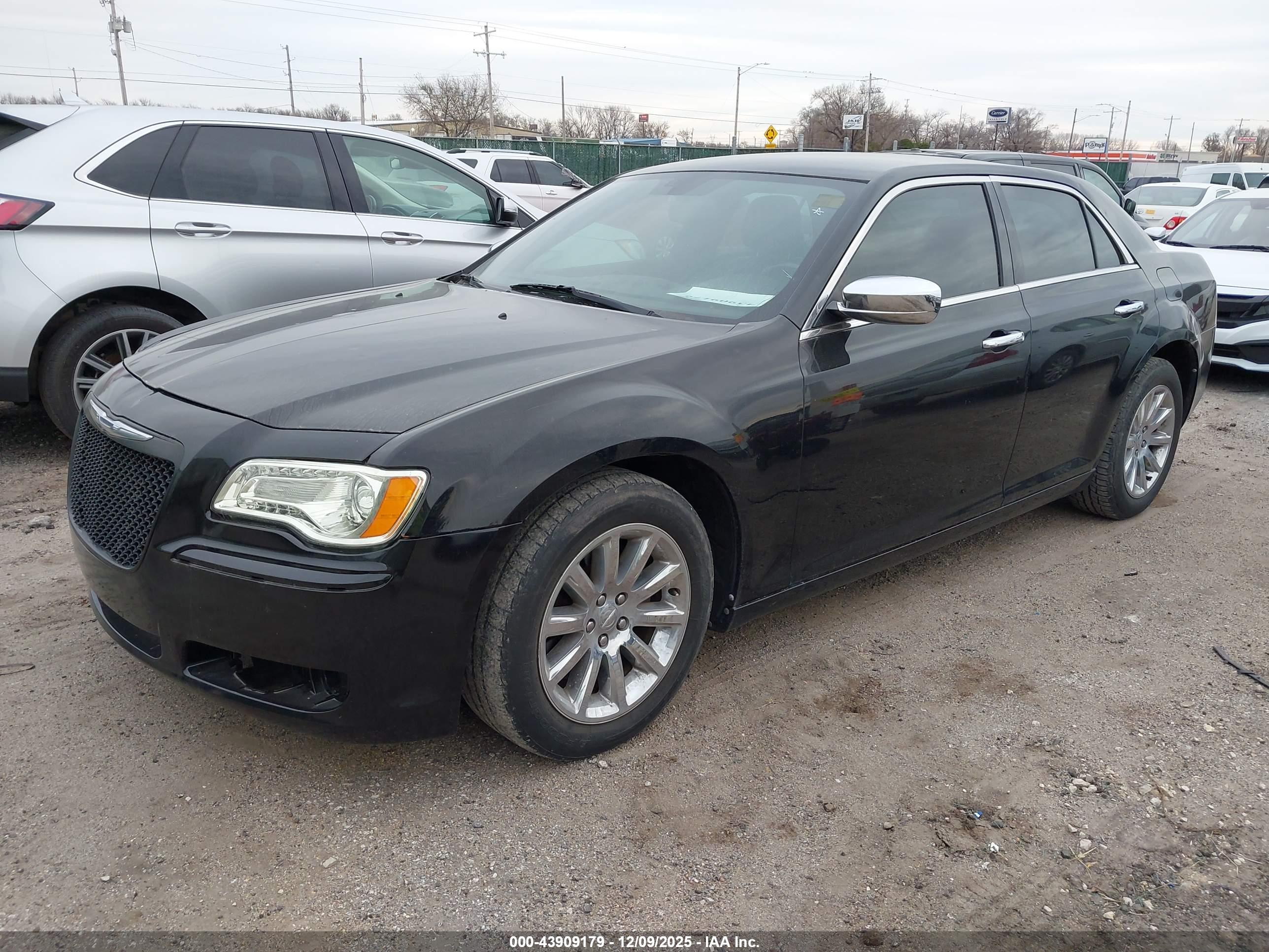 CHRYSLER 300 image 2