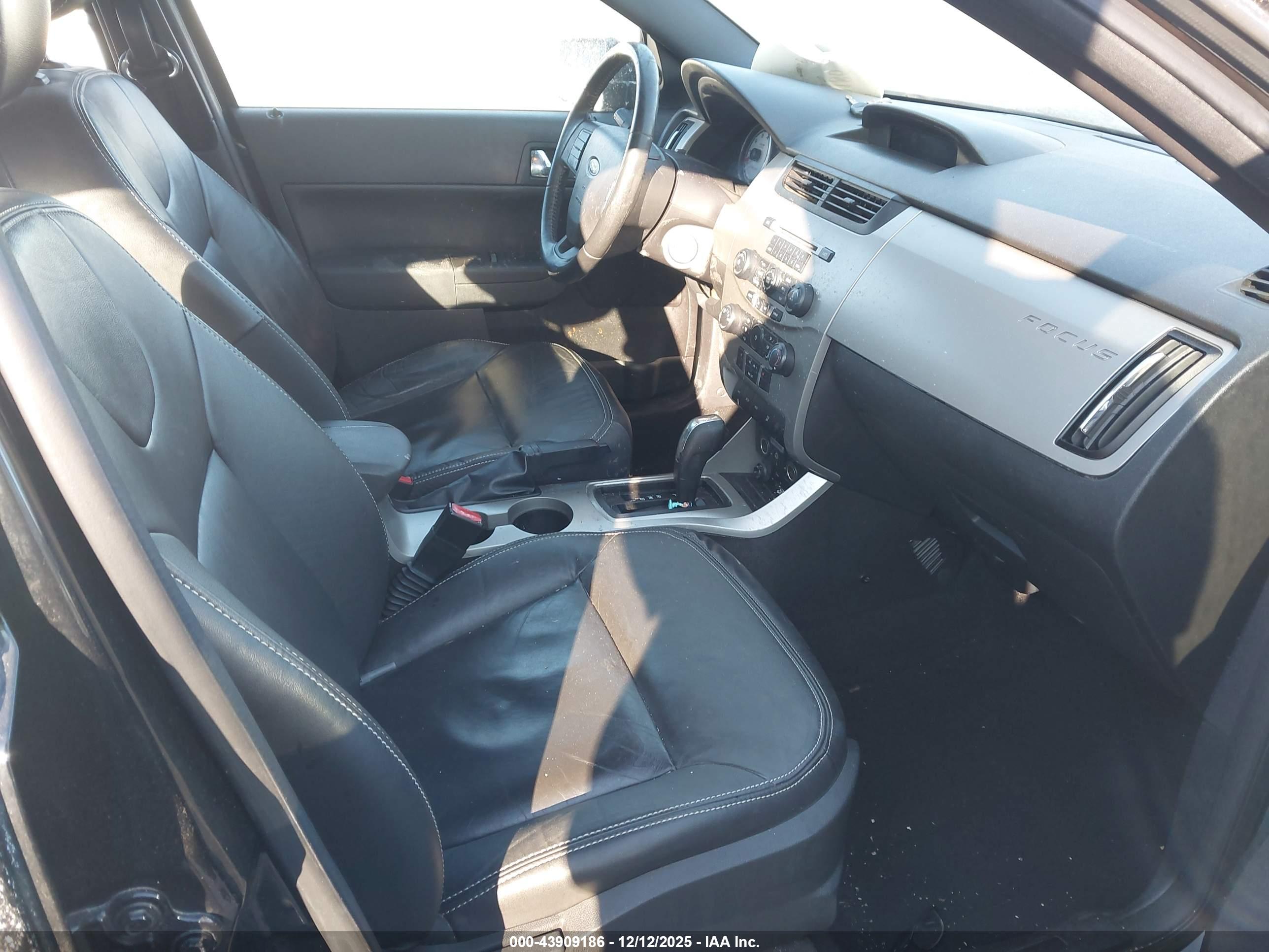 FORD FOCUS image 5