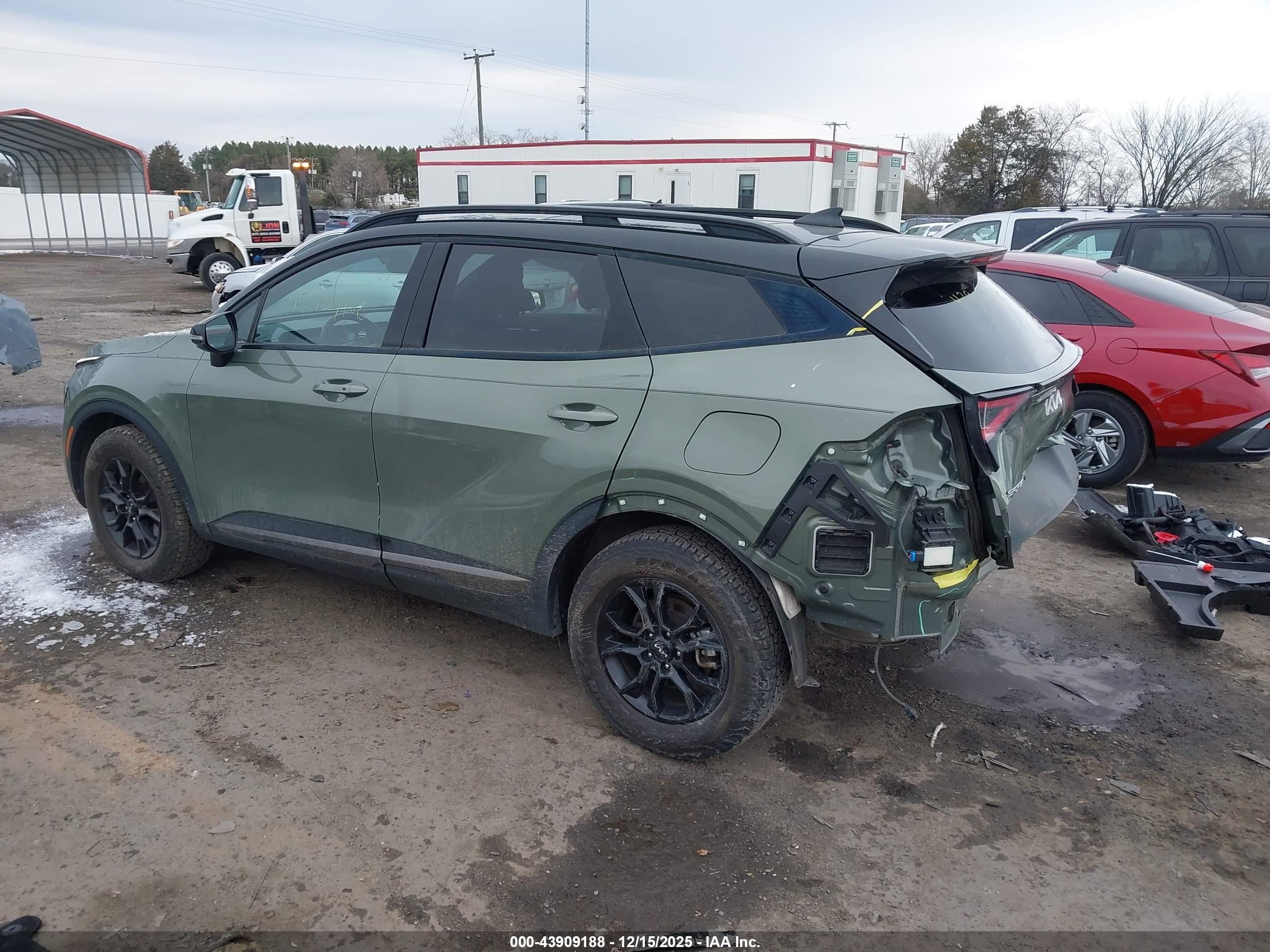 KIA SPORTAGE image 3