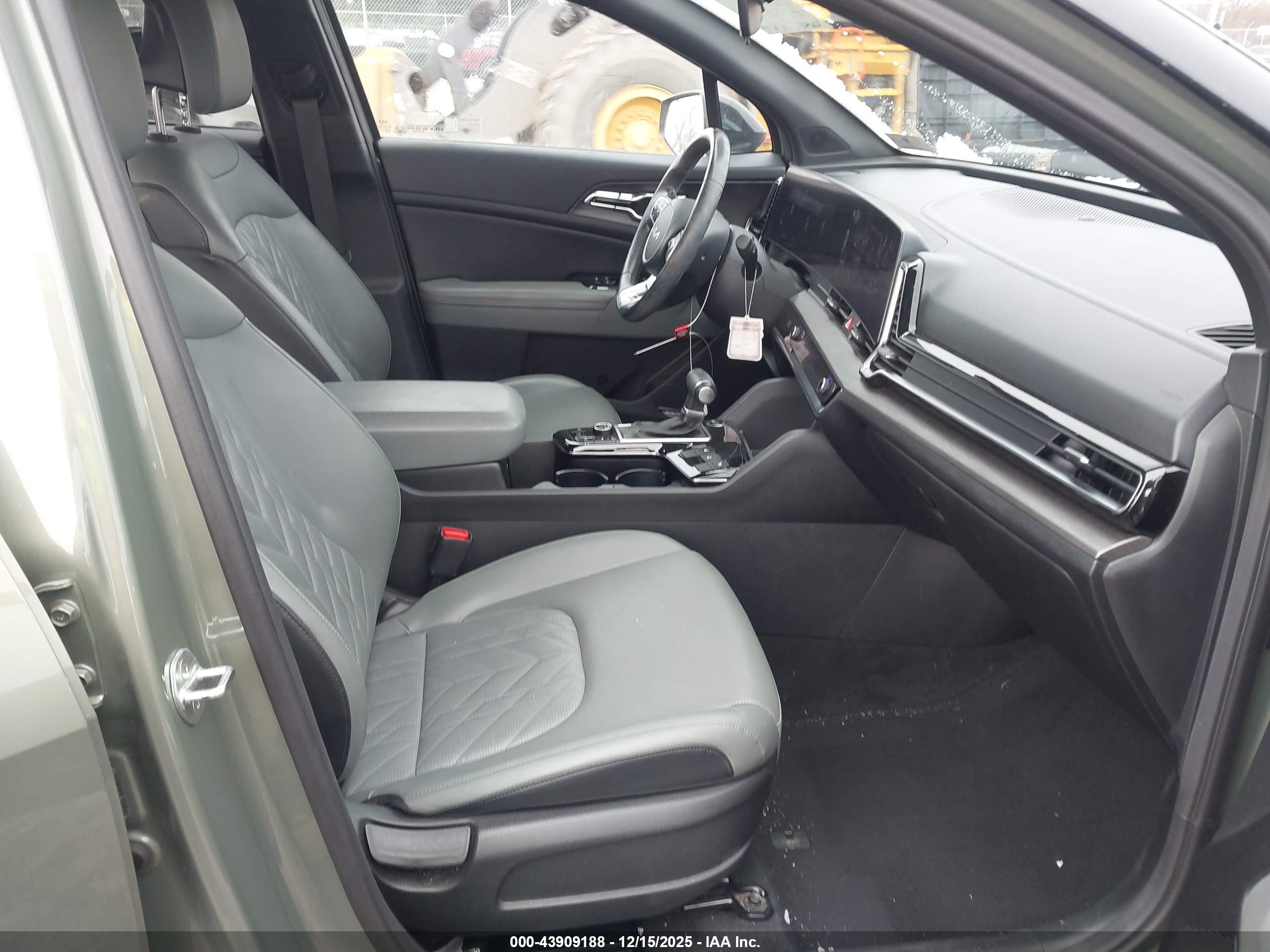 KIA SPORTAGE image 5