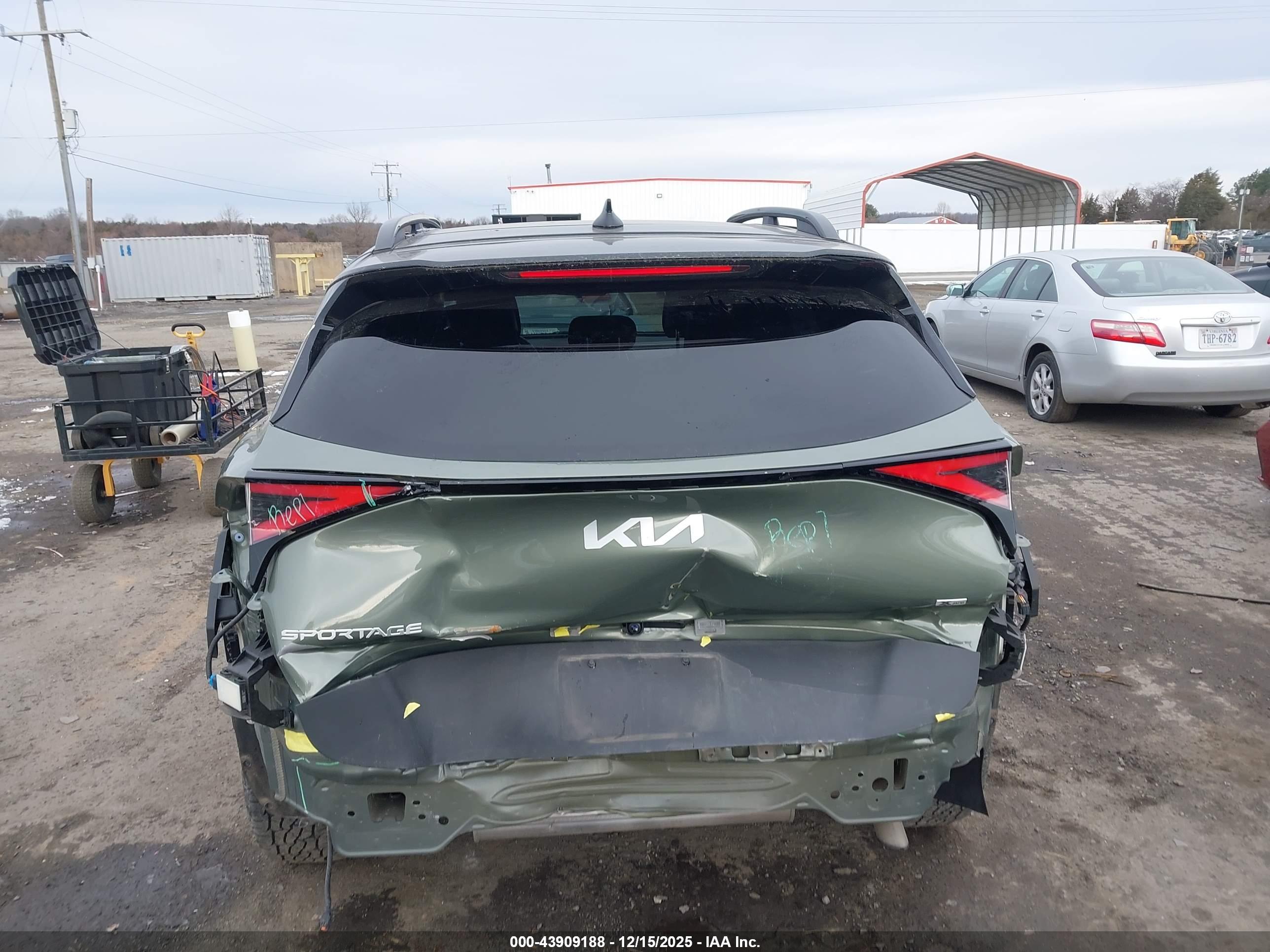 KIA SPORTAGE image 6