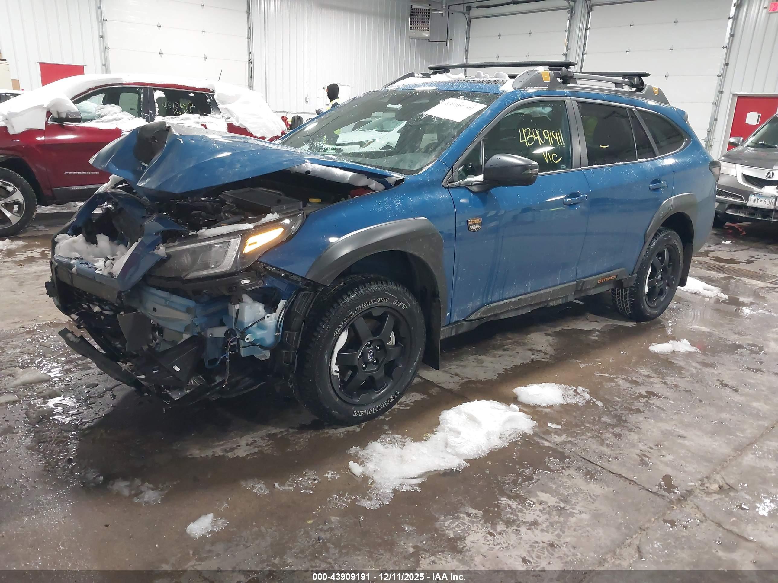 SUBARU OUTBACK image 2