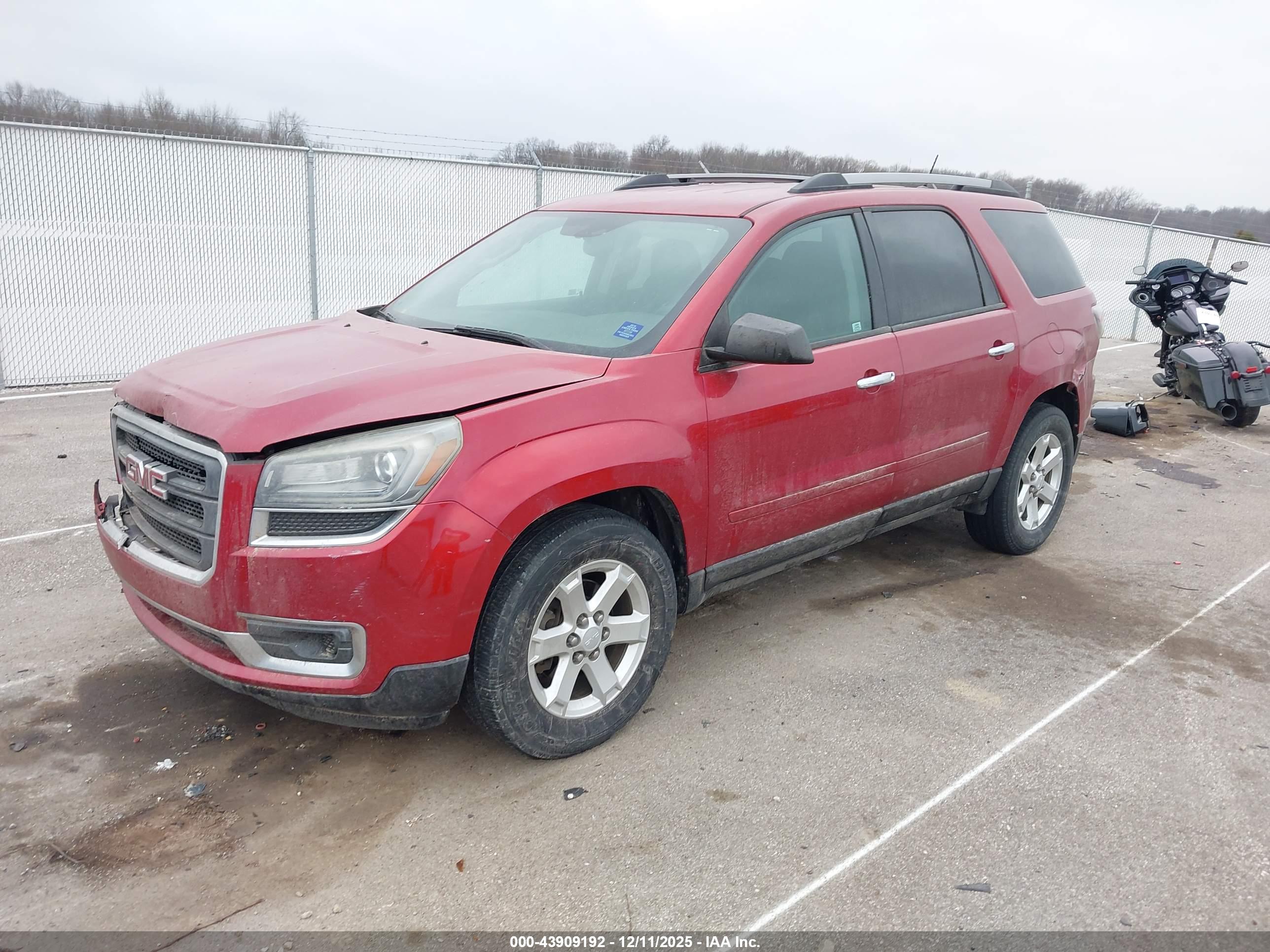 GMC ACADIA image 2