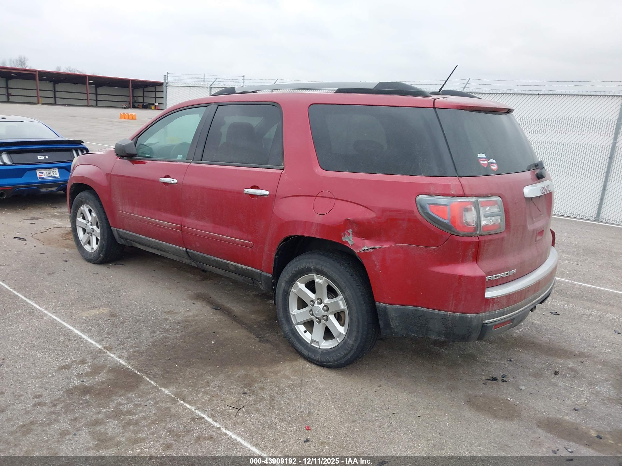 GMC ACADIA image 3