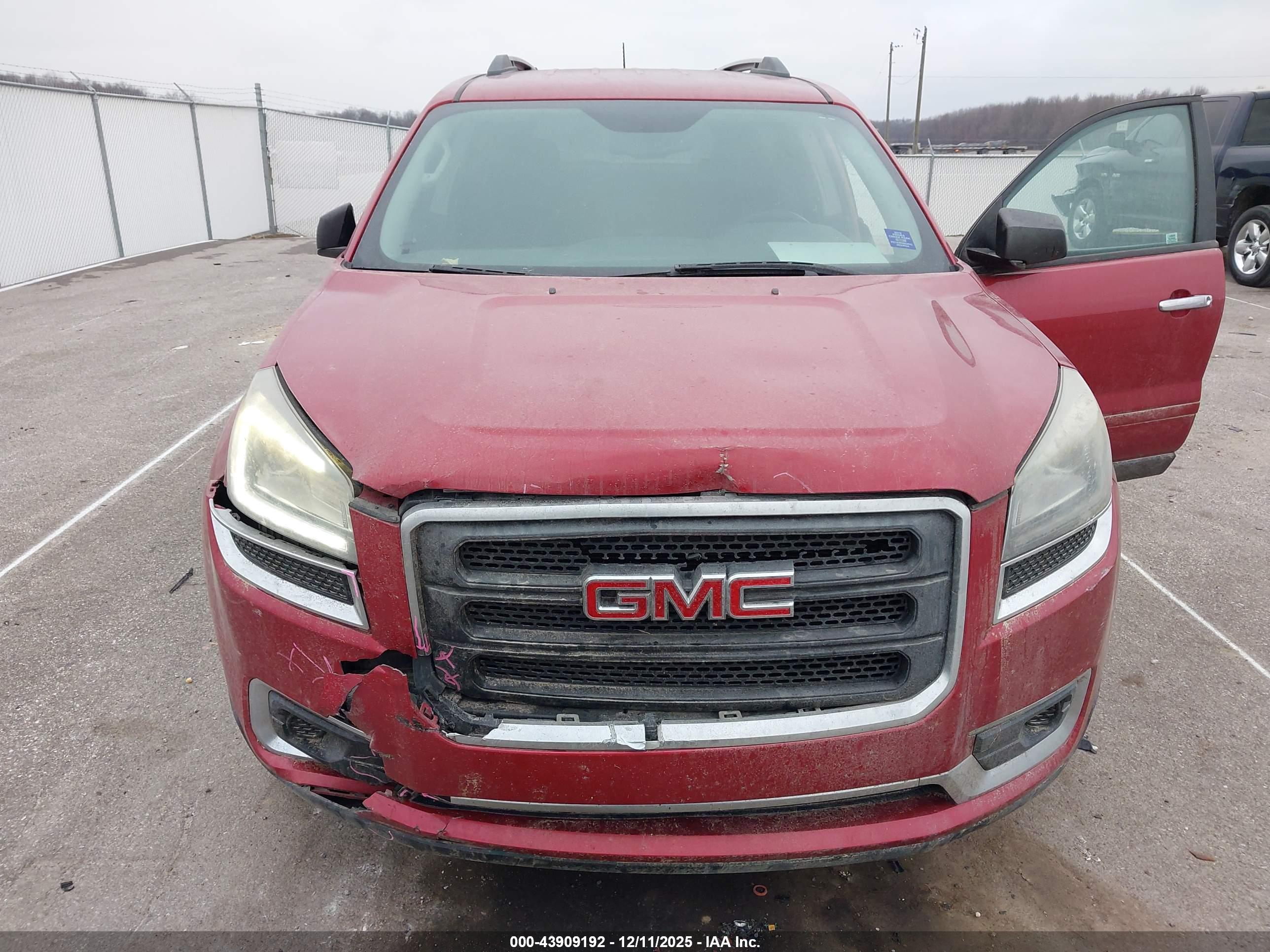 GMC ACADIA image 6