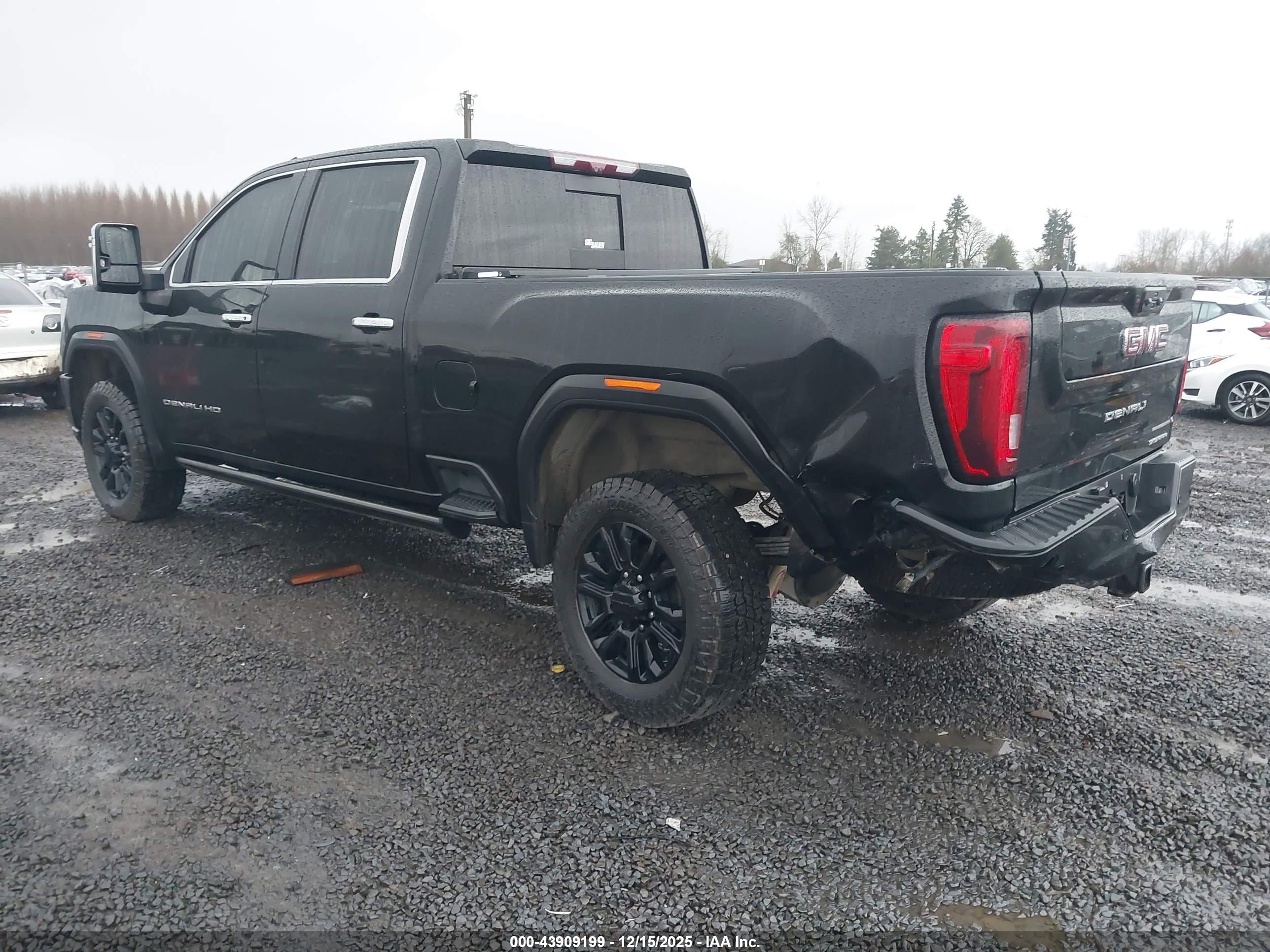 GMC SIERRA image 3