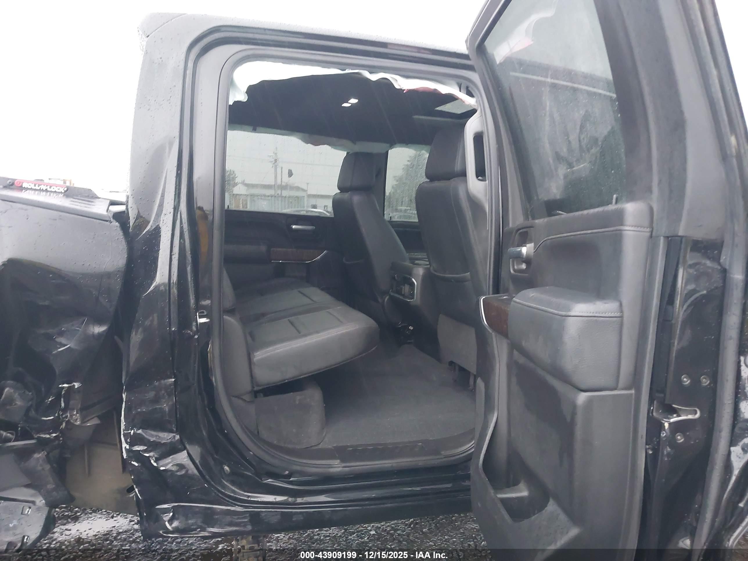 GMC SIERRA image 8