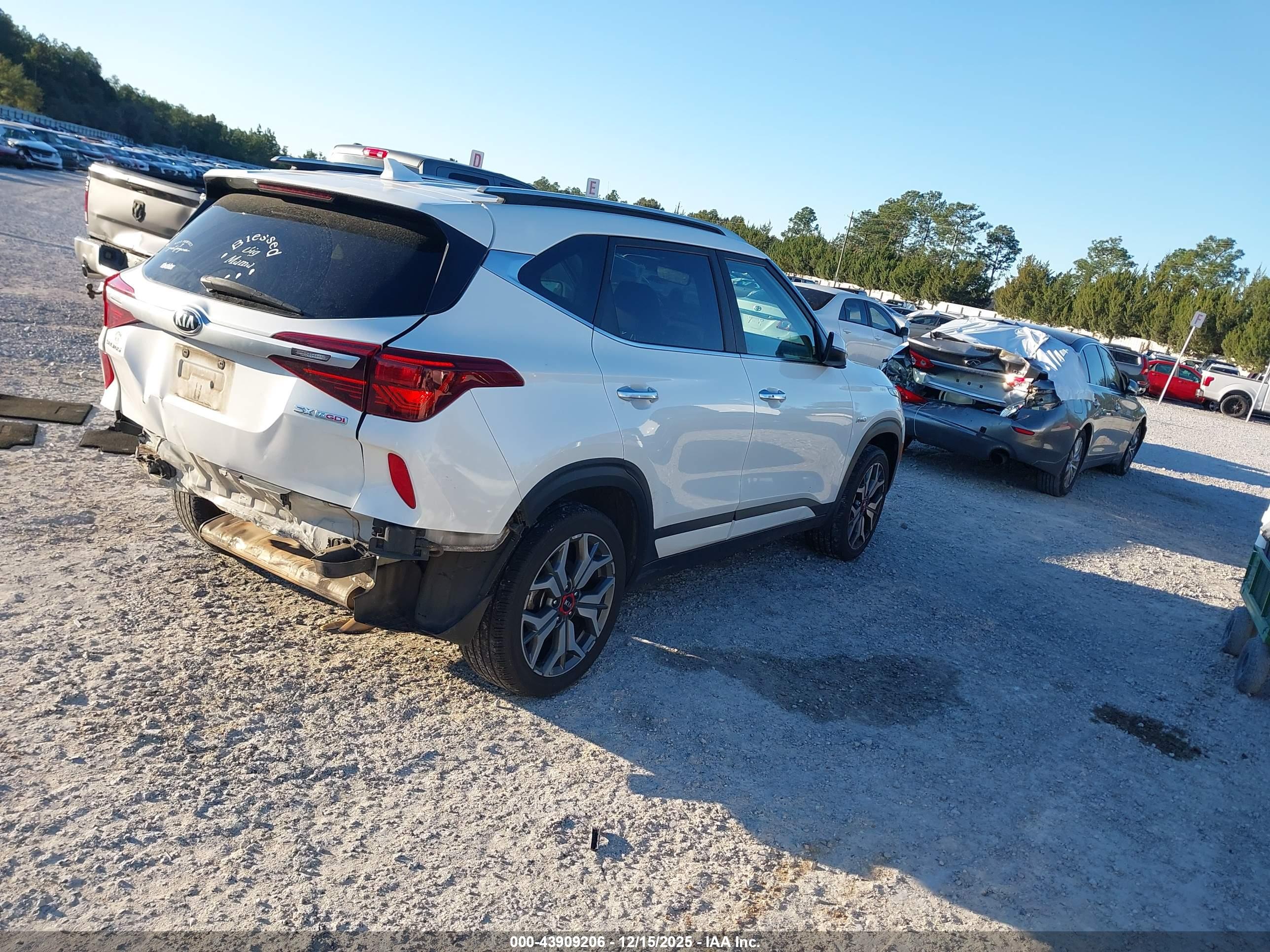KIA SELTOS image 4