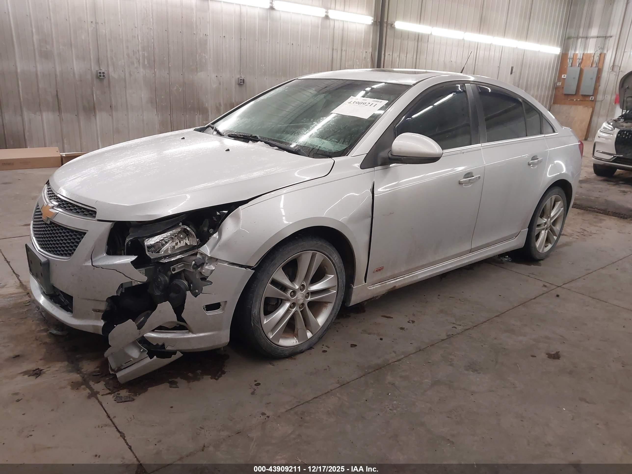 CHEVROLET CRUZE image 2