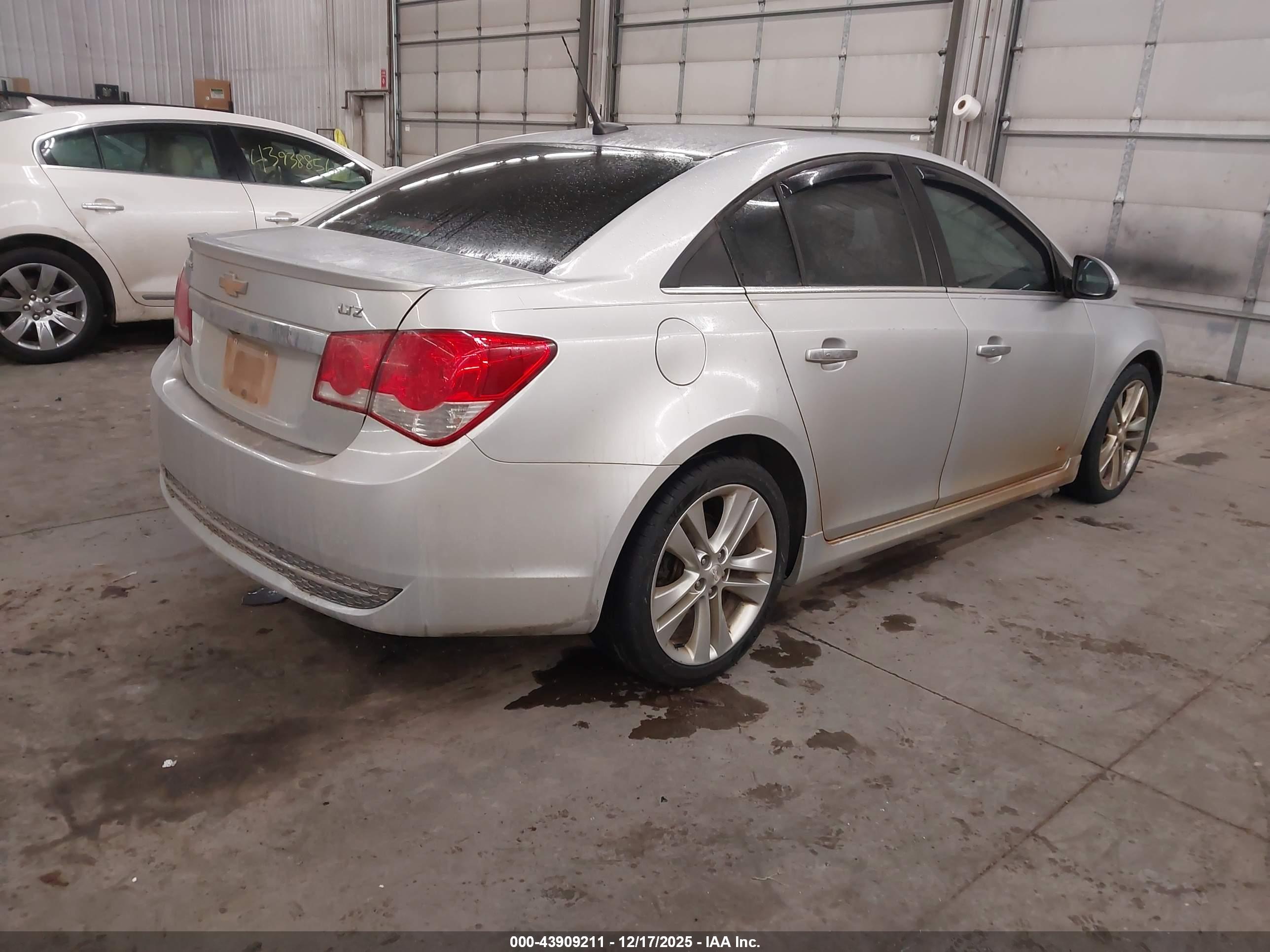 CHEVROLET CRUZE image 4
