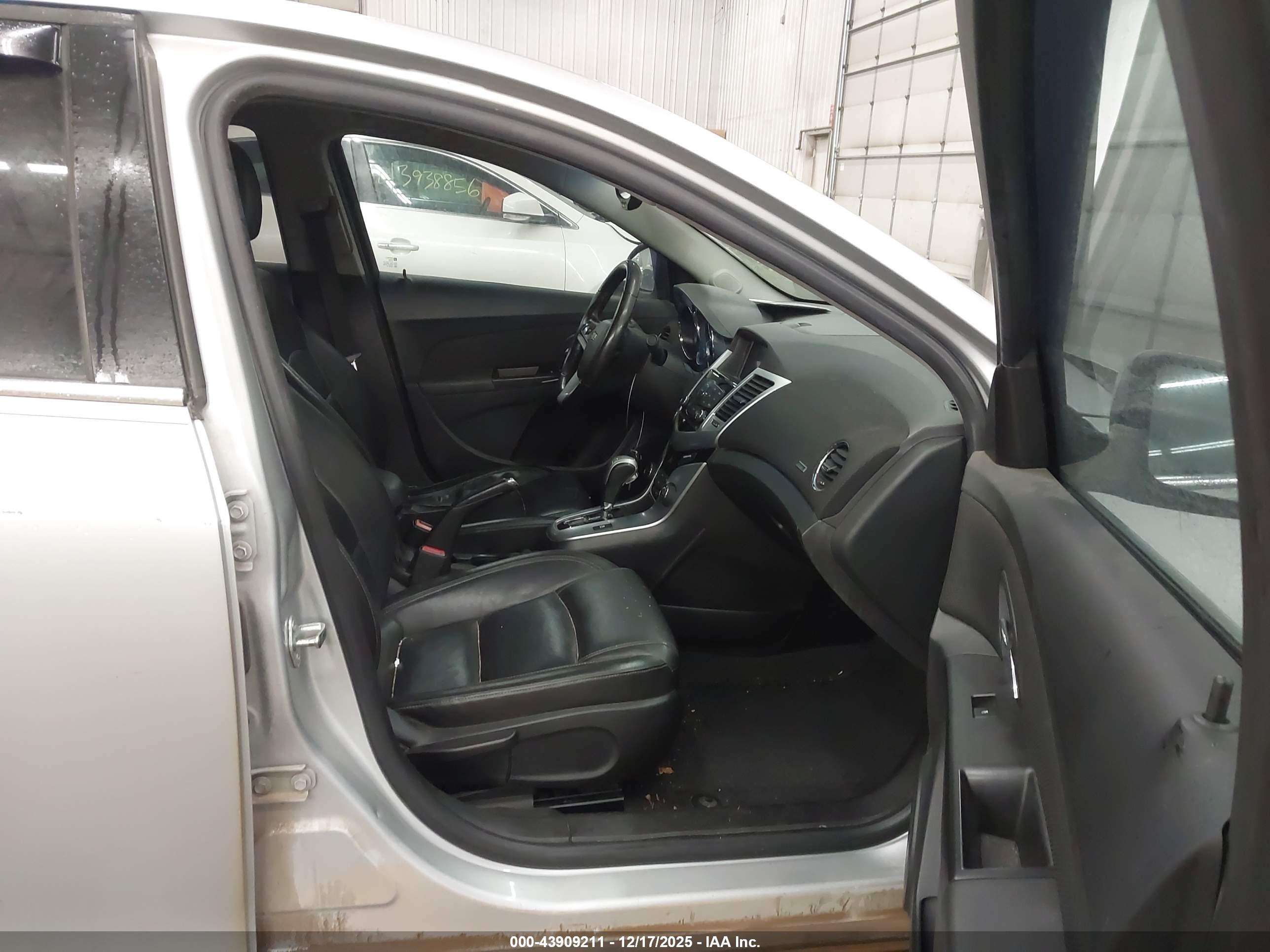 CHEVROLET CRUZE image 5