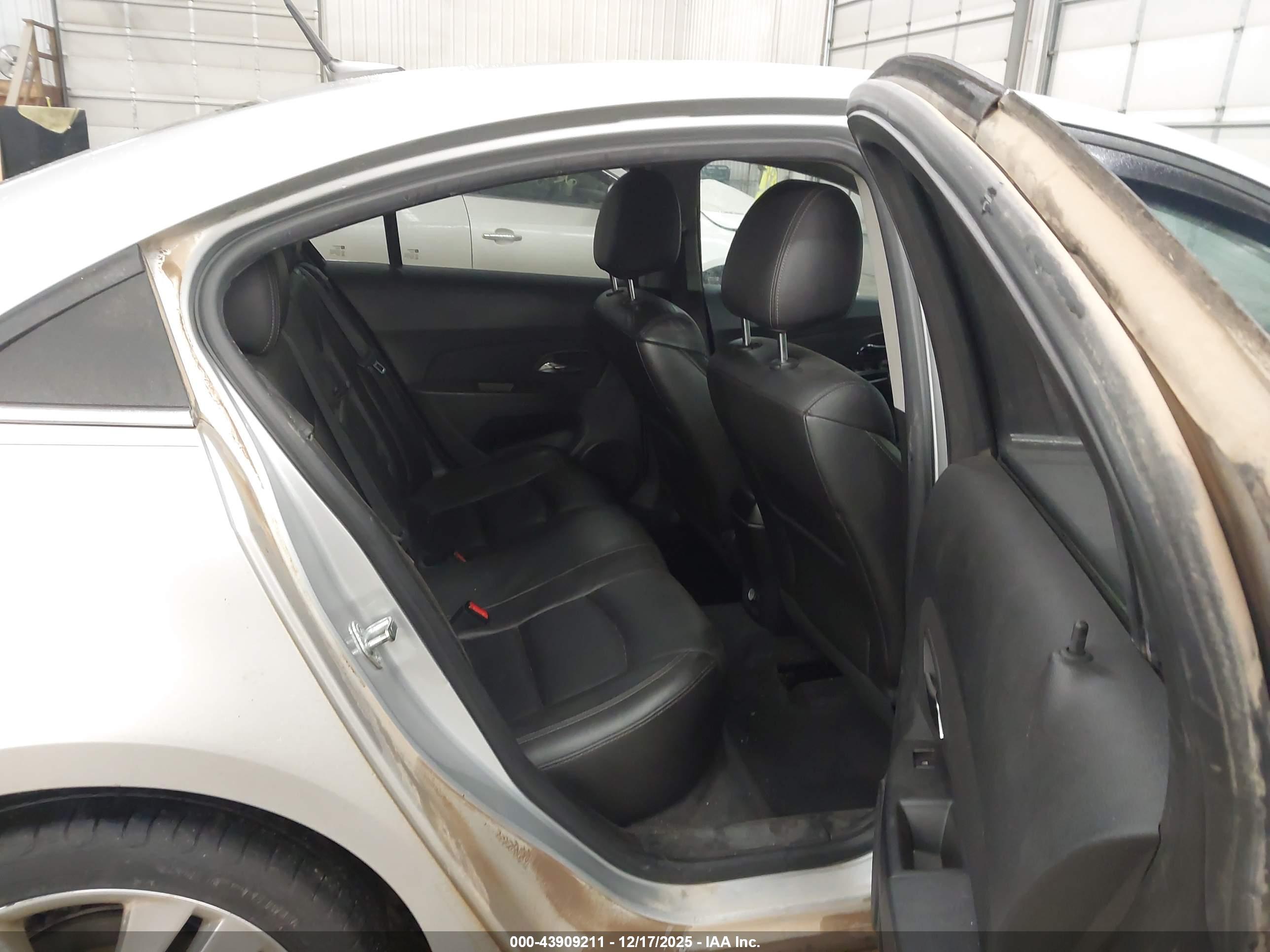 CHEVROLET CRUZE image 8