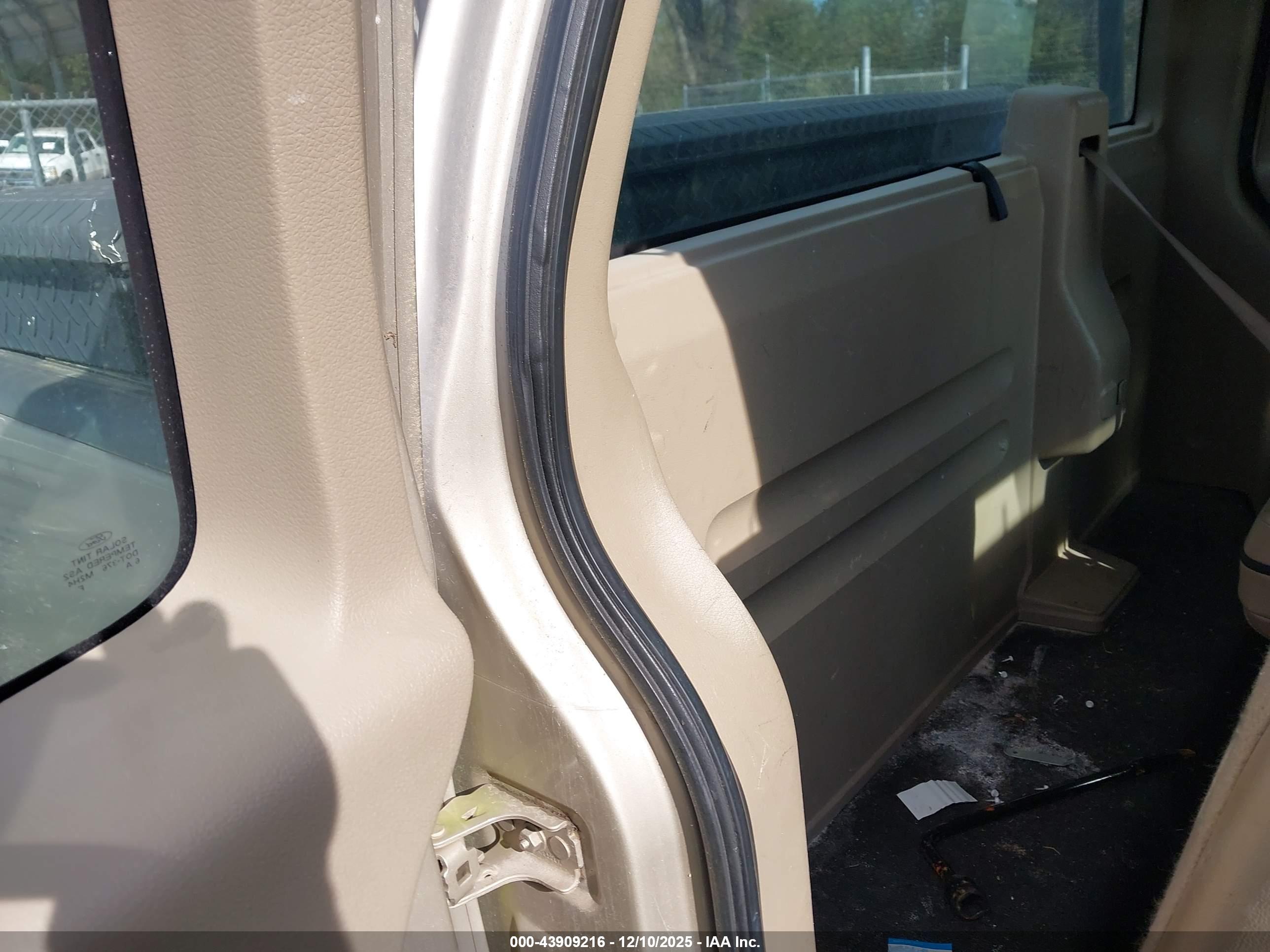 FORD F-150 image 8