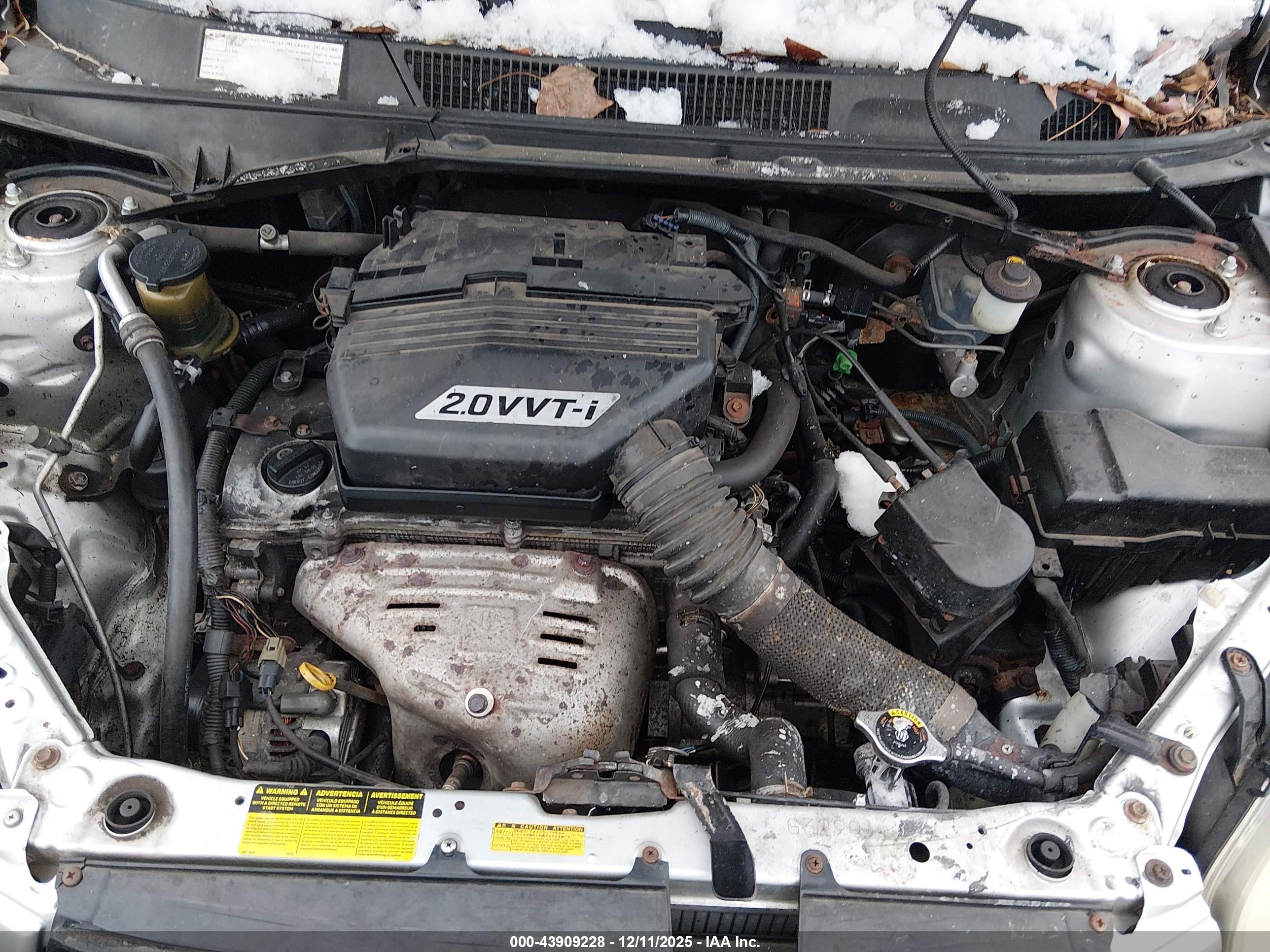 TOYOTA RAV4 image 10