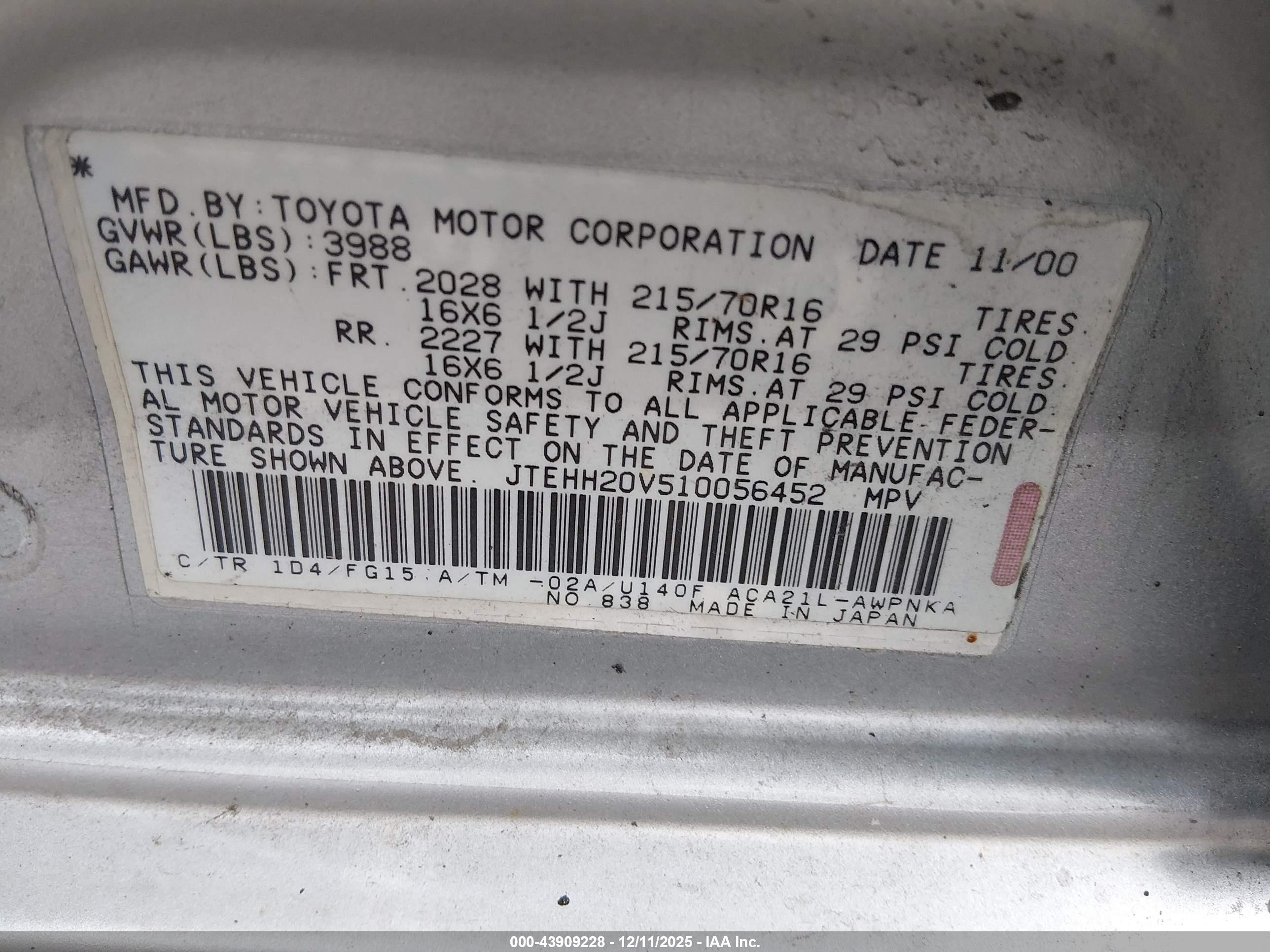 TOYOTA RAV4 image 9