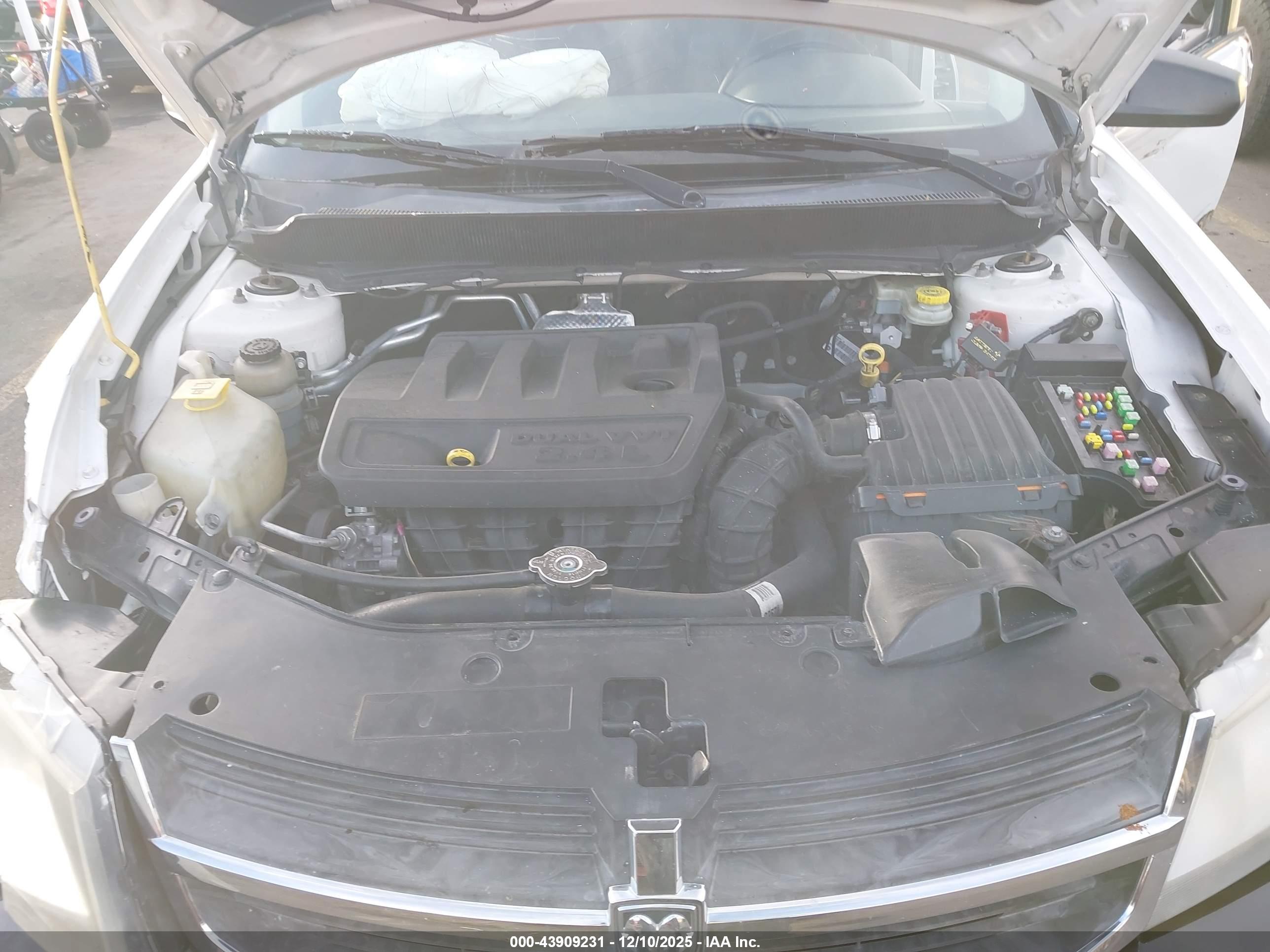 DODGE AVENGER image 10