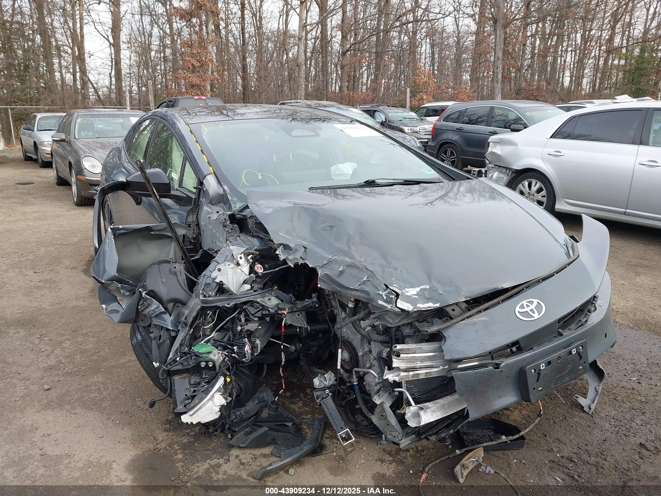 TOYOTA PRIUS image 6