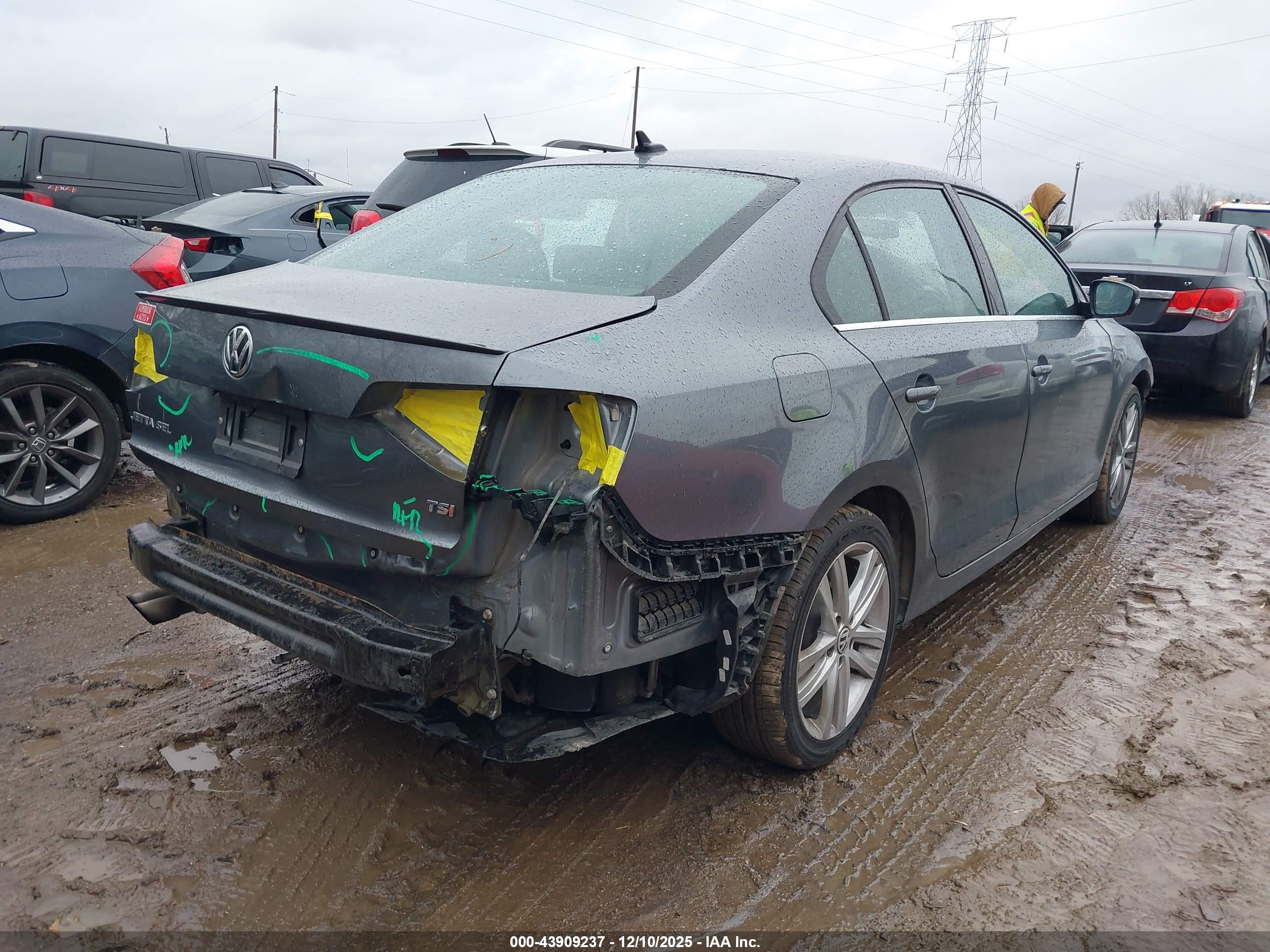 VOLKSWAGEN JETTA image 4