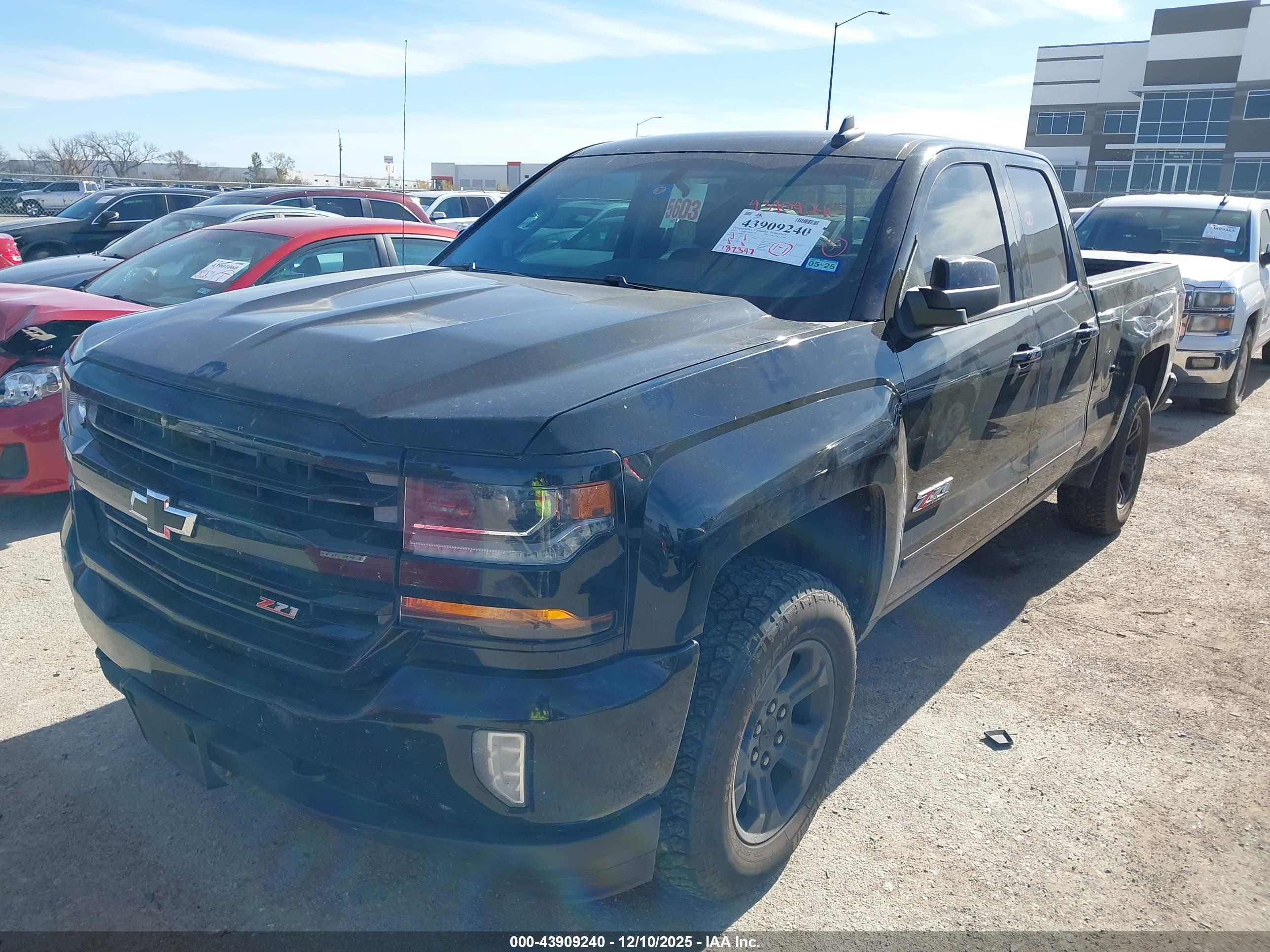 CHEVROLET SILVERADO image 2