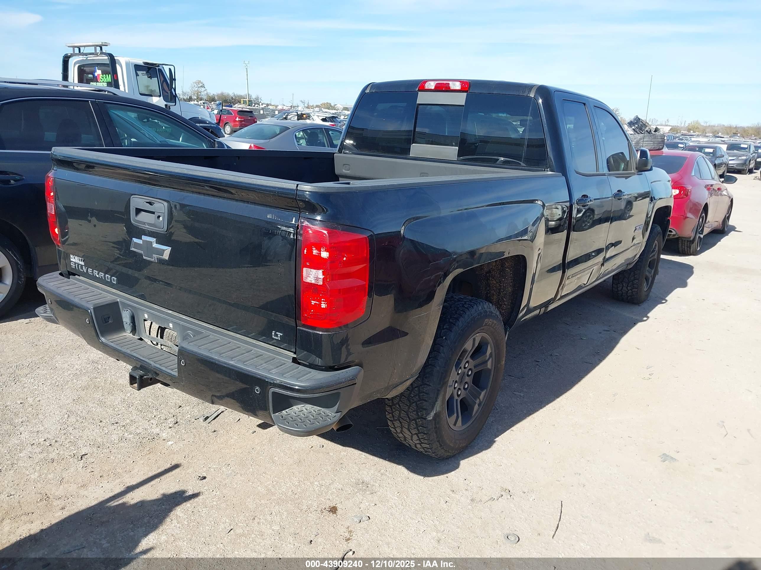 CHEVROLET SILVERADO image 4