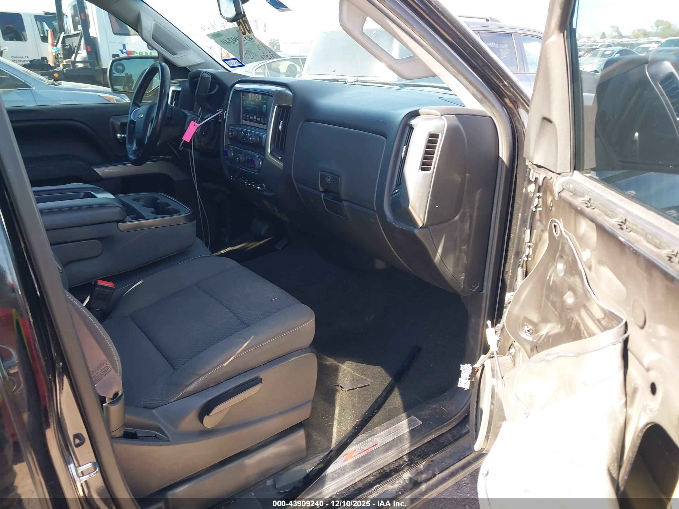 CHEVROLET SILVERADO image 5