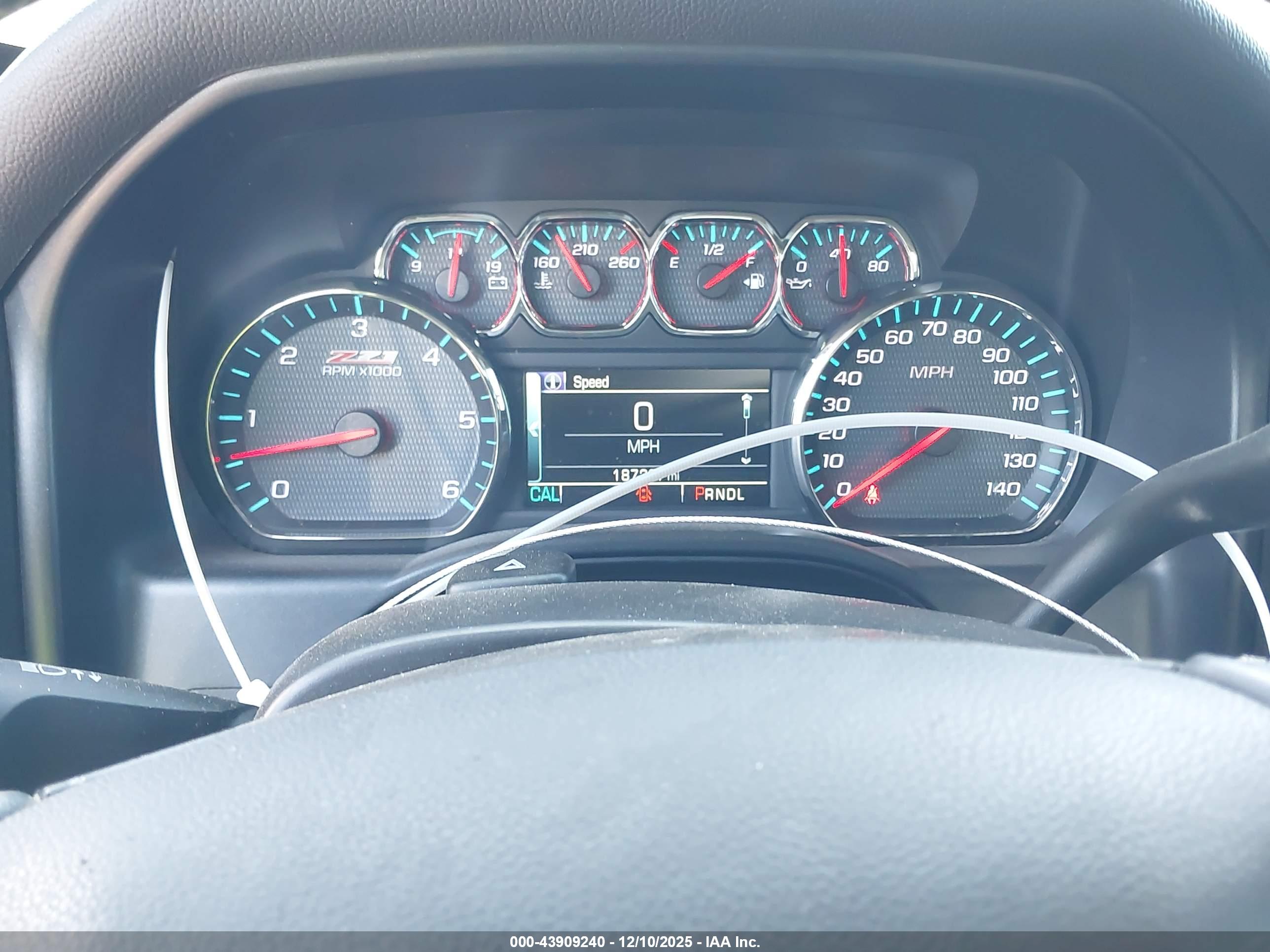 CHEVROLET SILVERADO image 7
