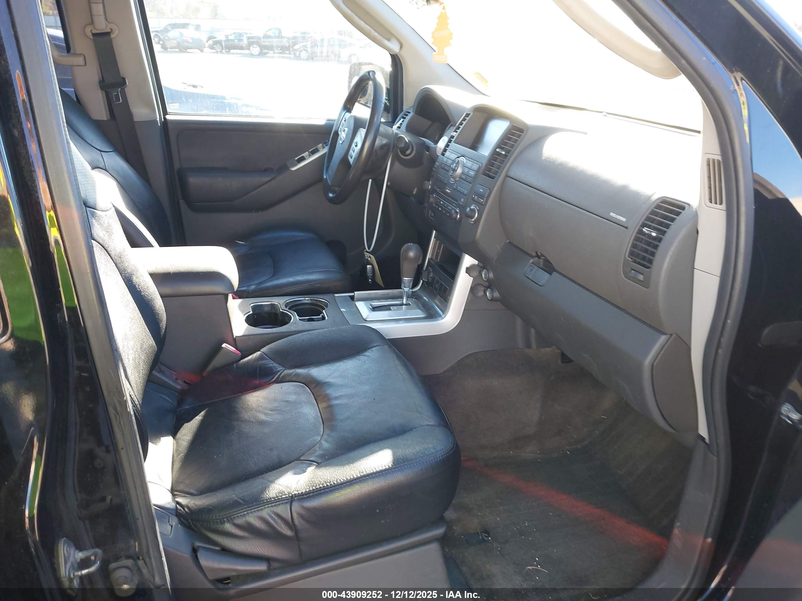 NISSAN PATHFINDER image 5