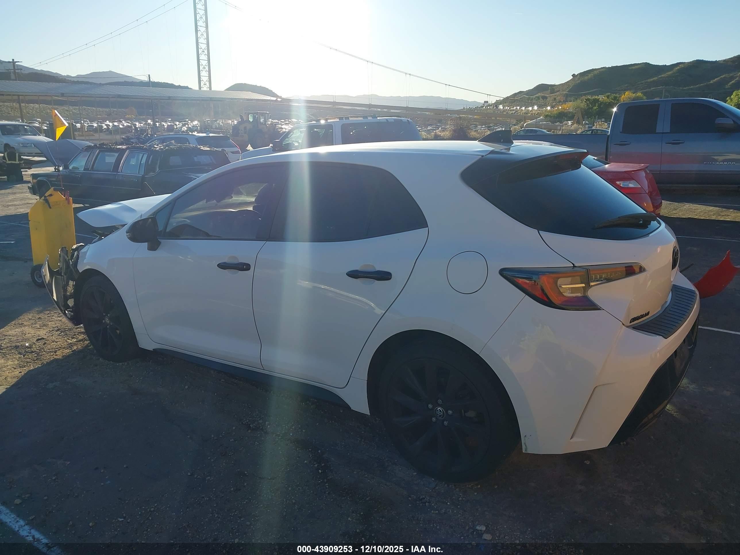 TOYOTA COROLLA image 3