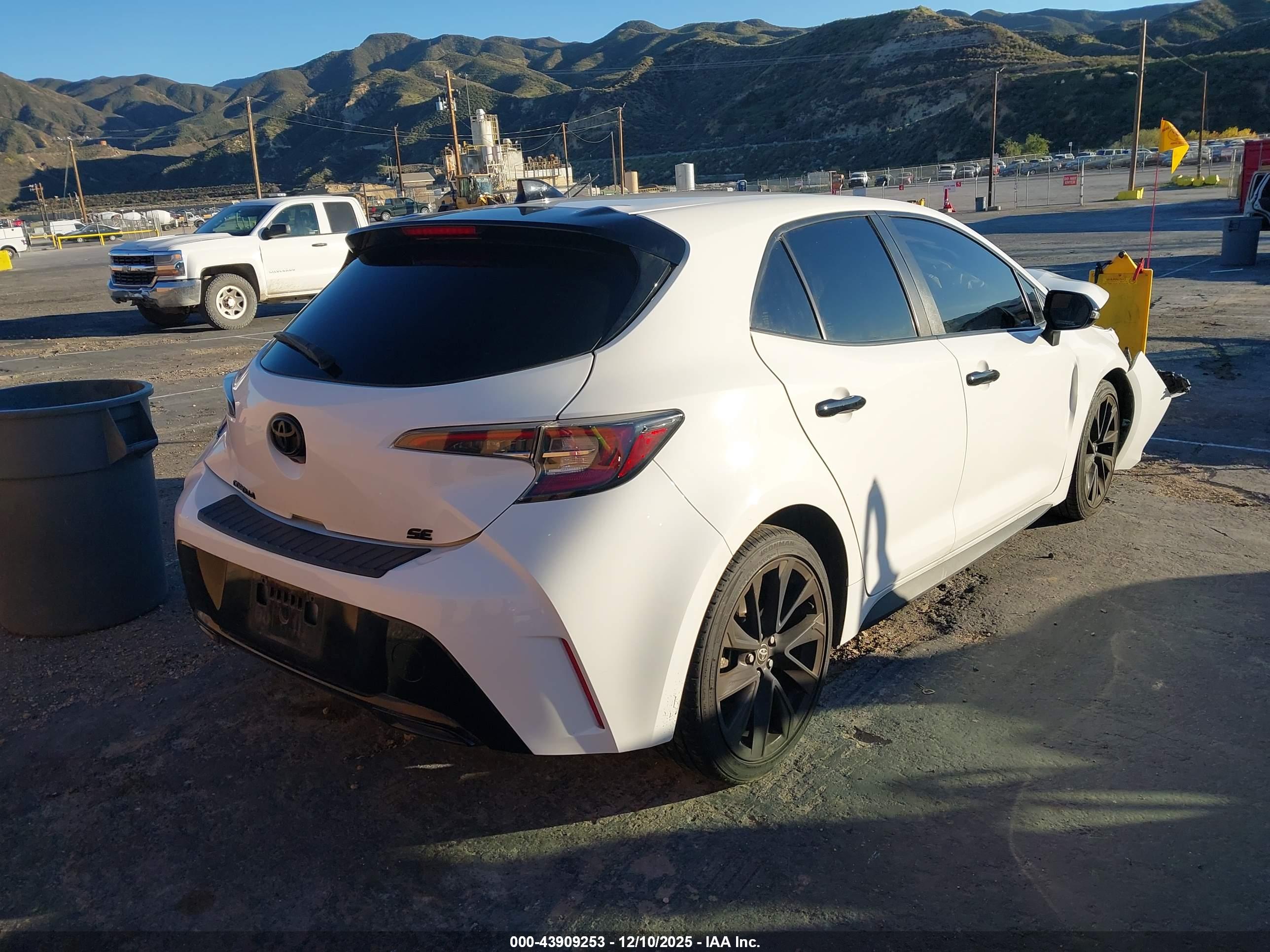 TOYOTA COROLLA image 4