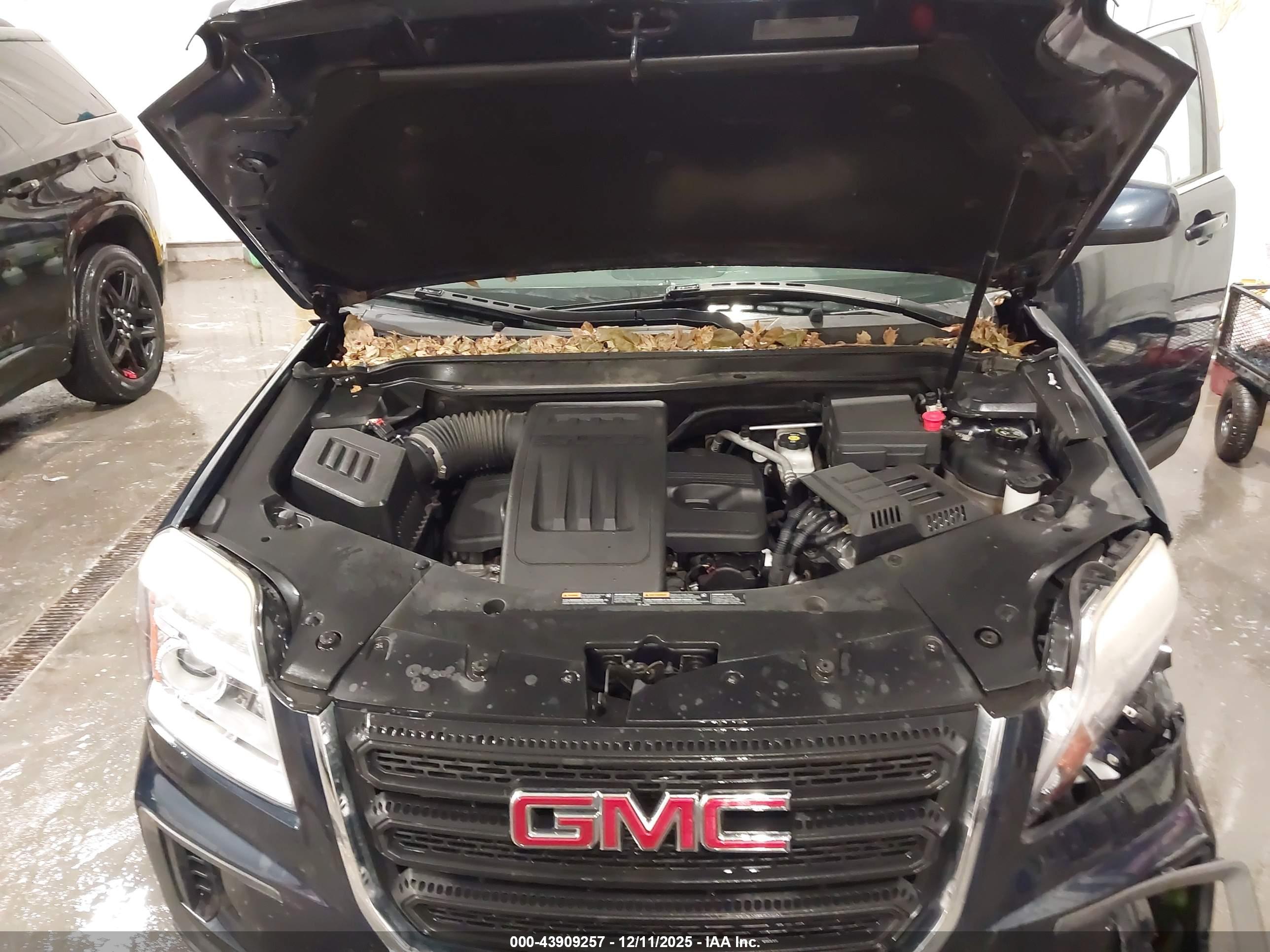 GMC TERRAIN image 10