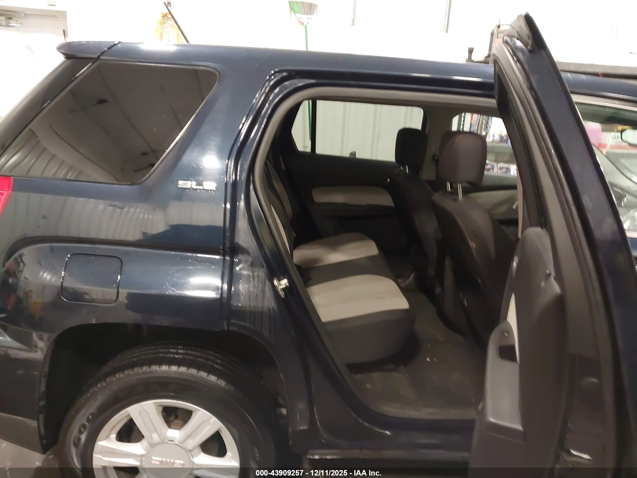 GMC TERRAIN image 8