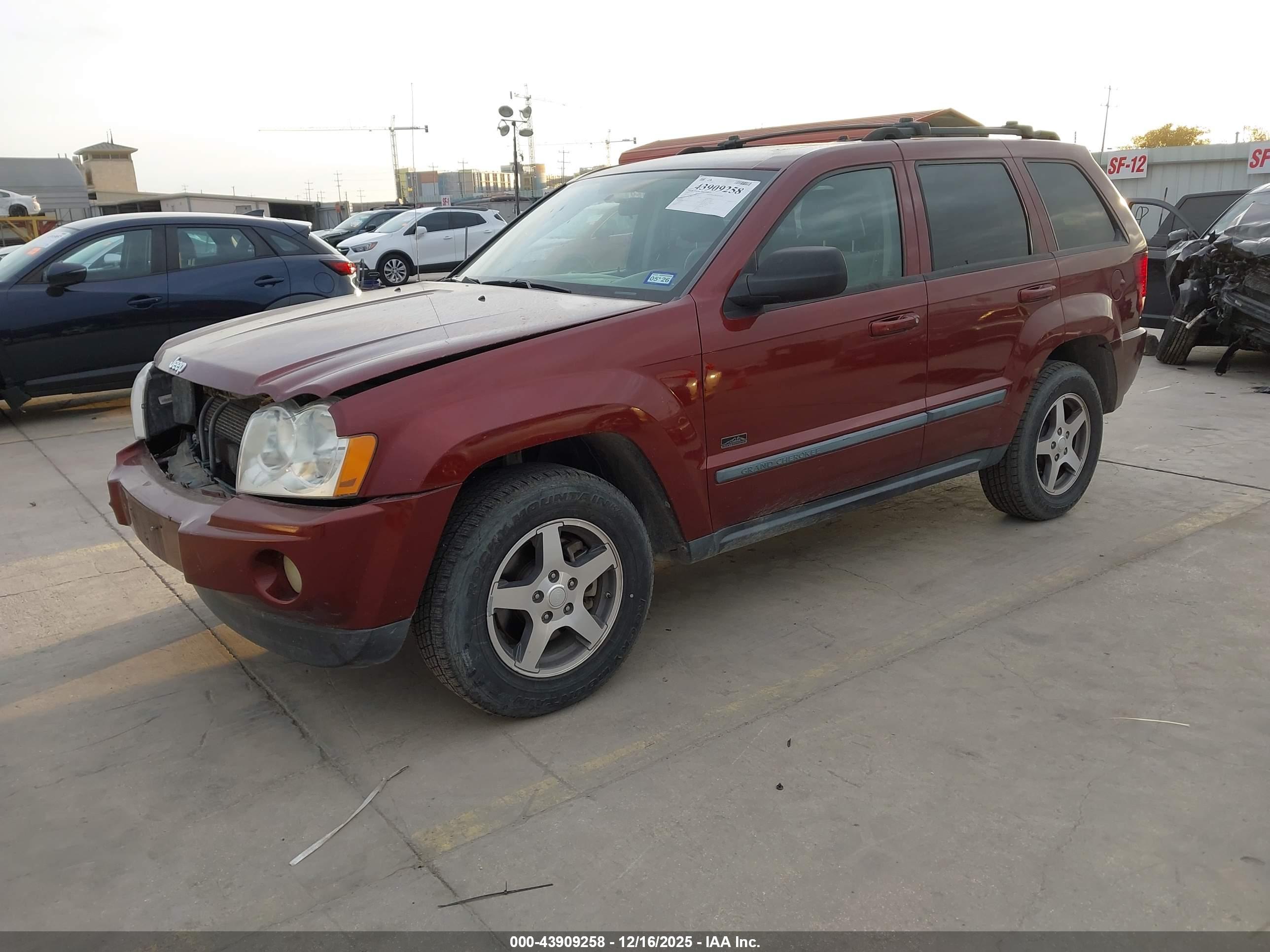 JEEP GRAND image 2
