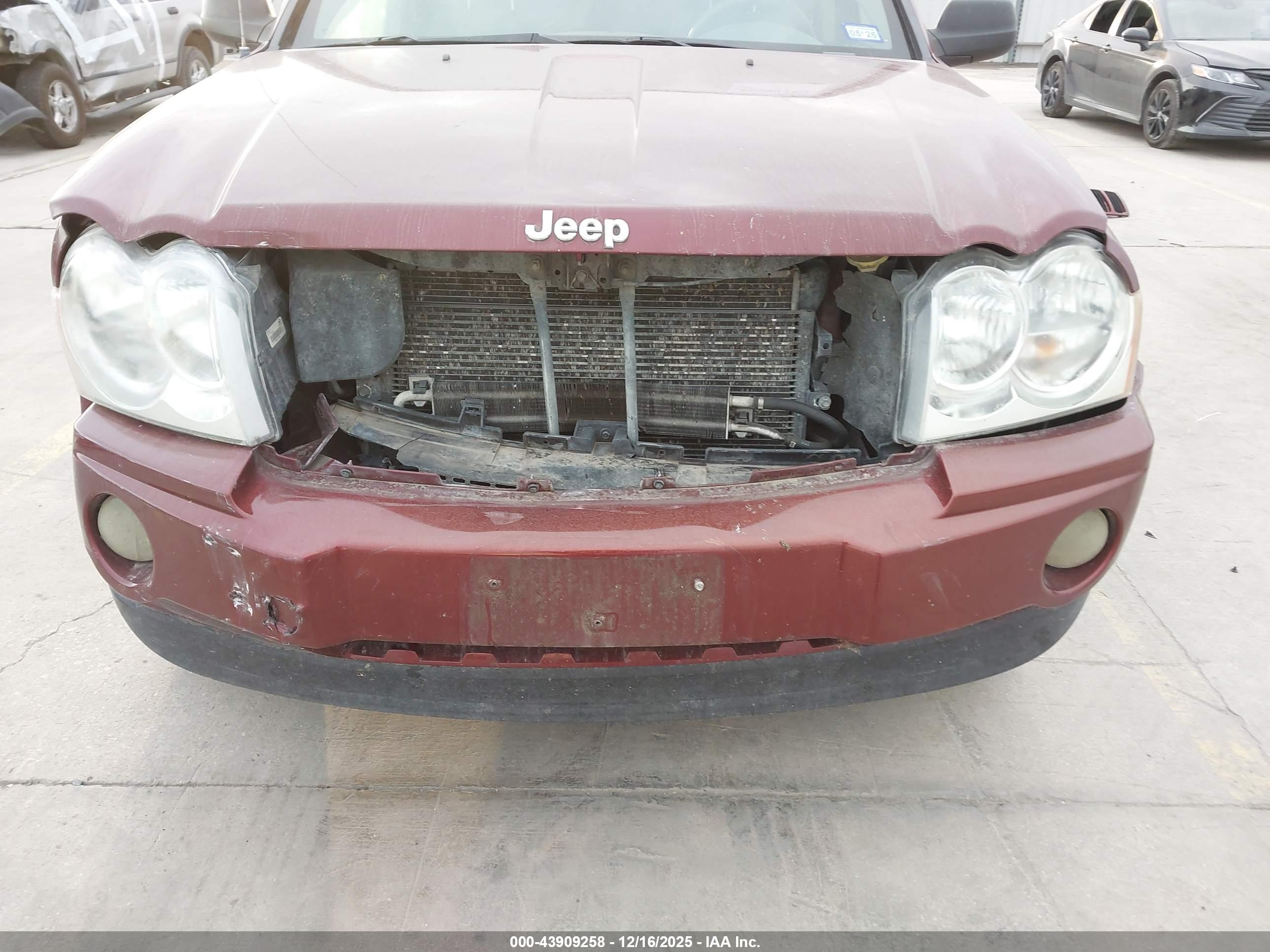 JEEP GRAND image 6