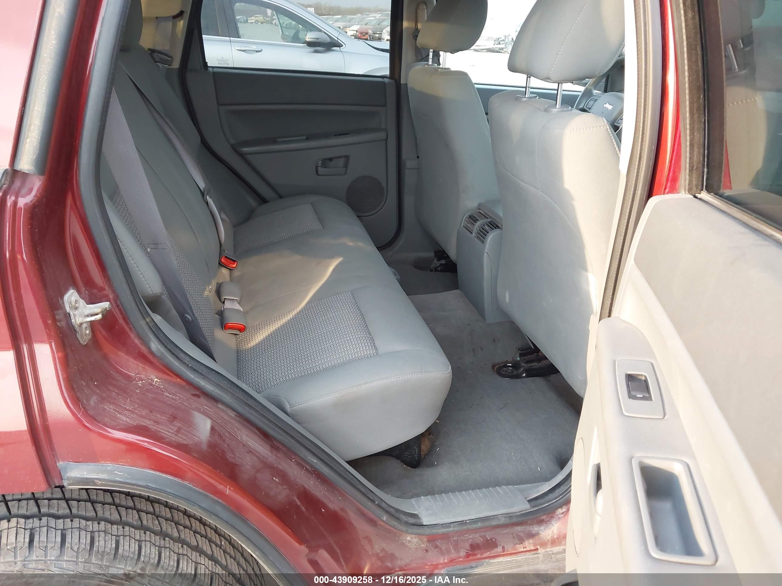 JEEP GRAND image 8