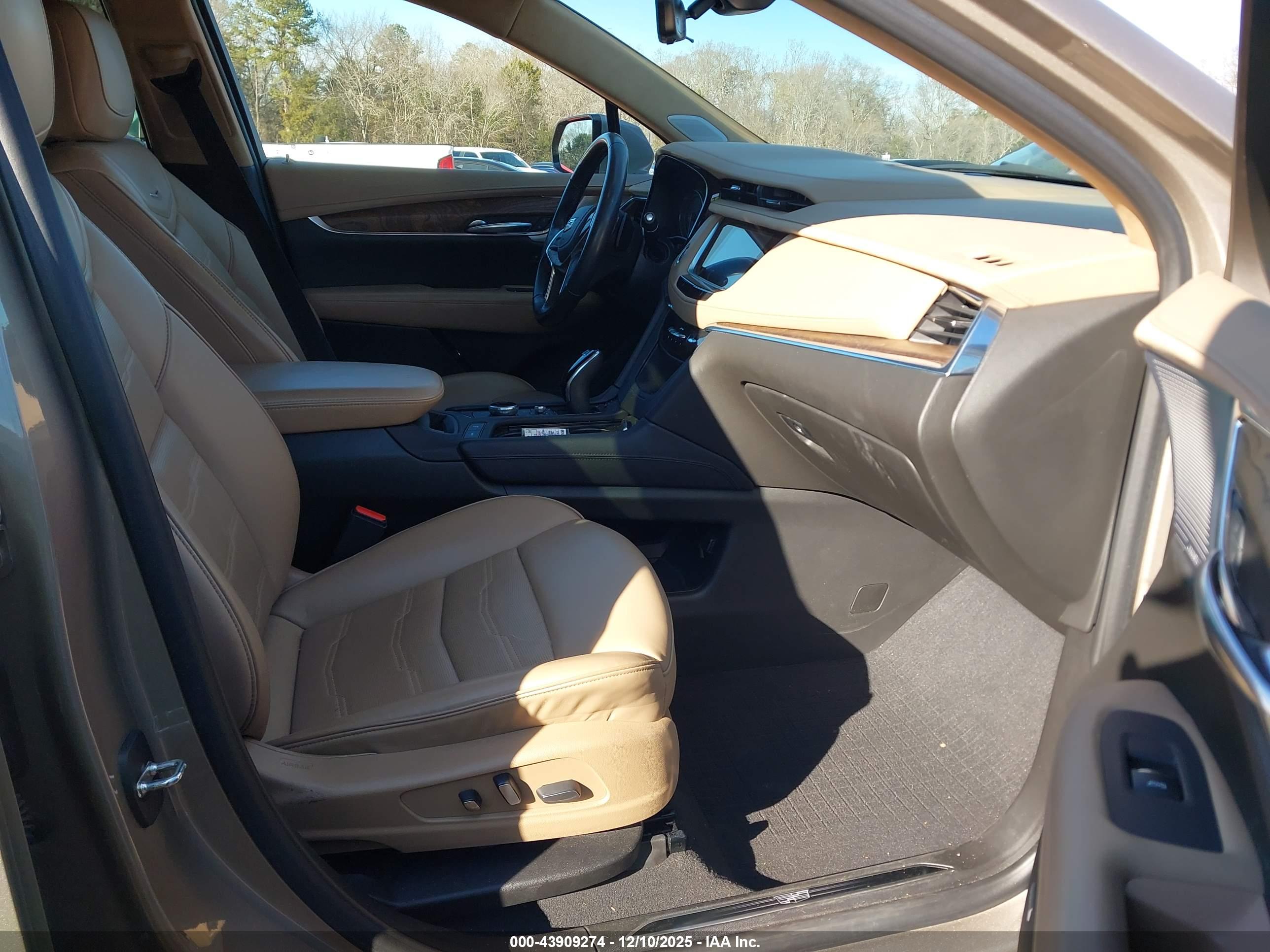CADILLAC XT5 image 5