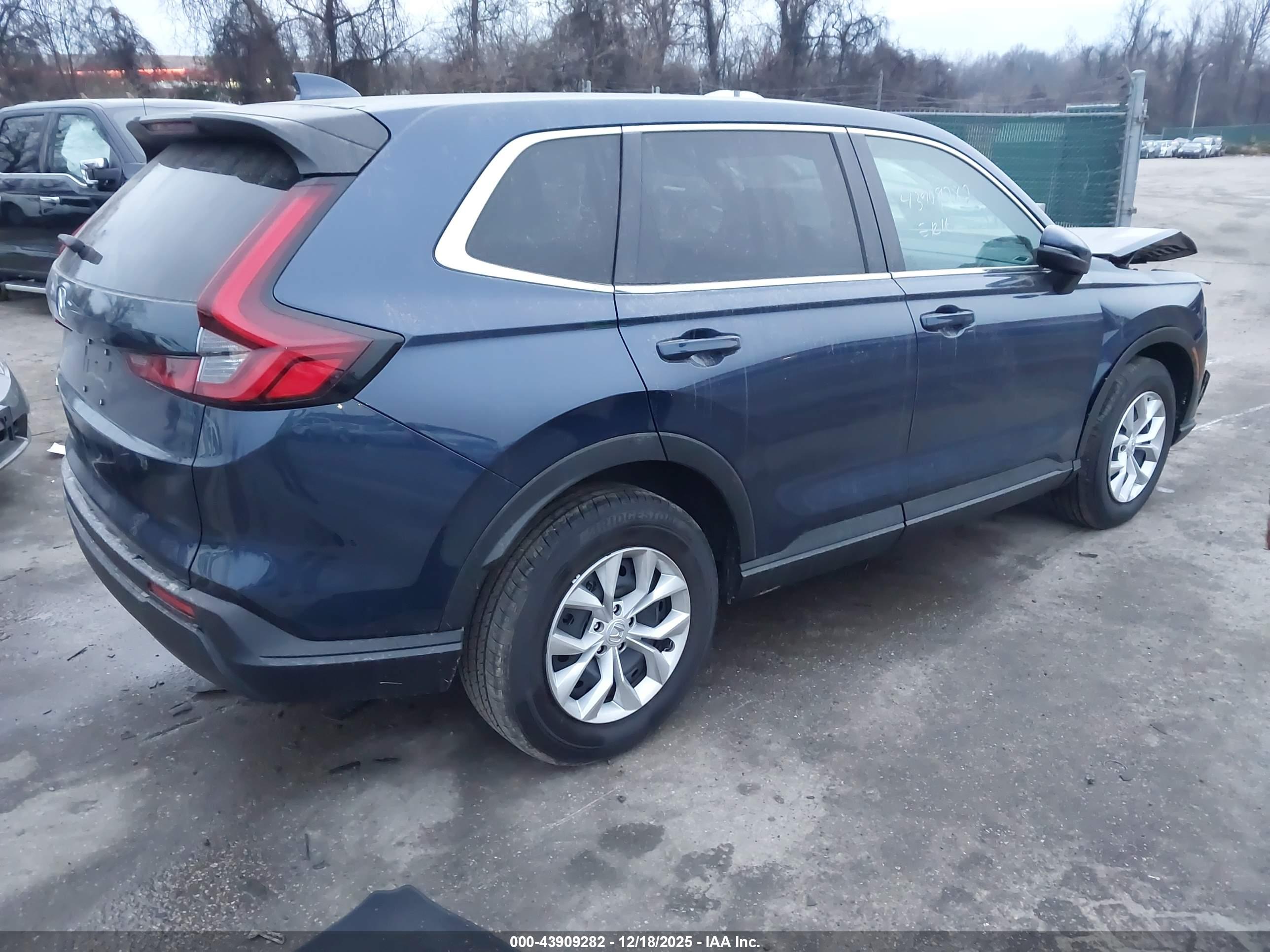 HONDA CR-V image 4
