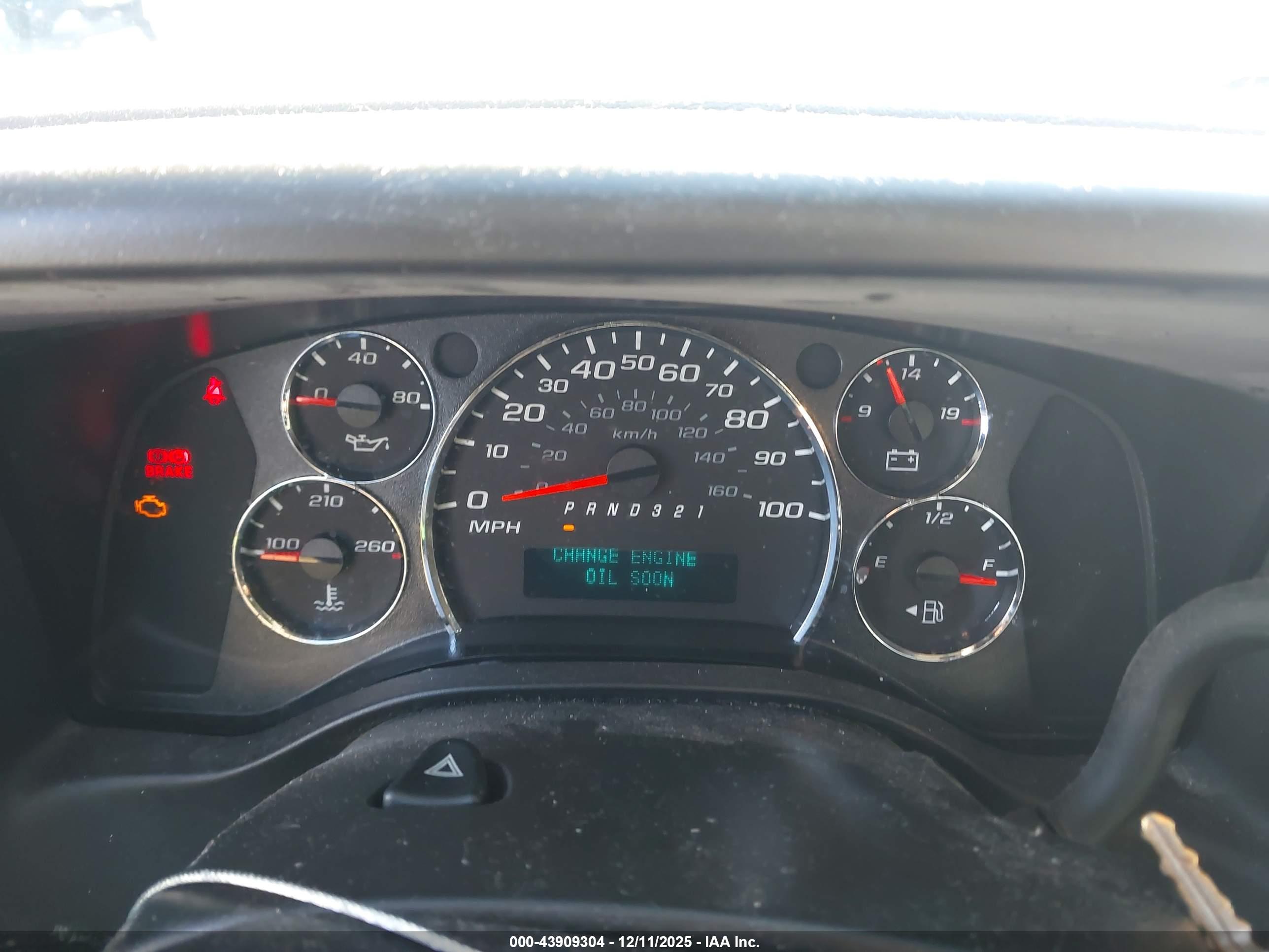 CHEVROLET EXPRESS image 7